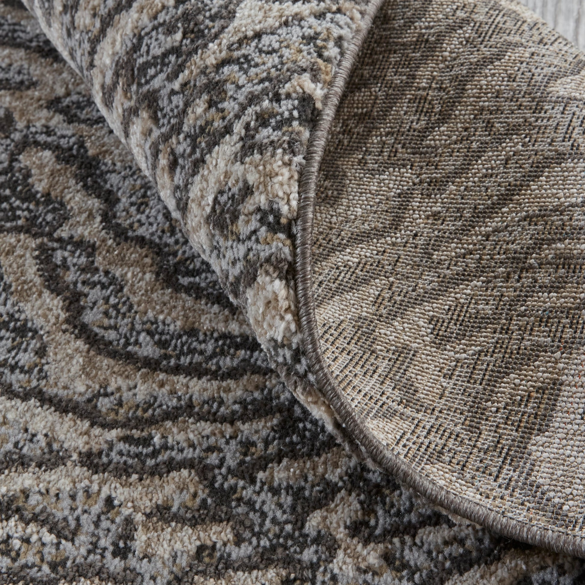 Vancouver Transitional Rug - 39FJF by Feizy in gray, taupe, ivory. Made from 74% polypropylene frieze, 26% high bulk polyester in a unique style.