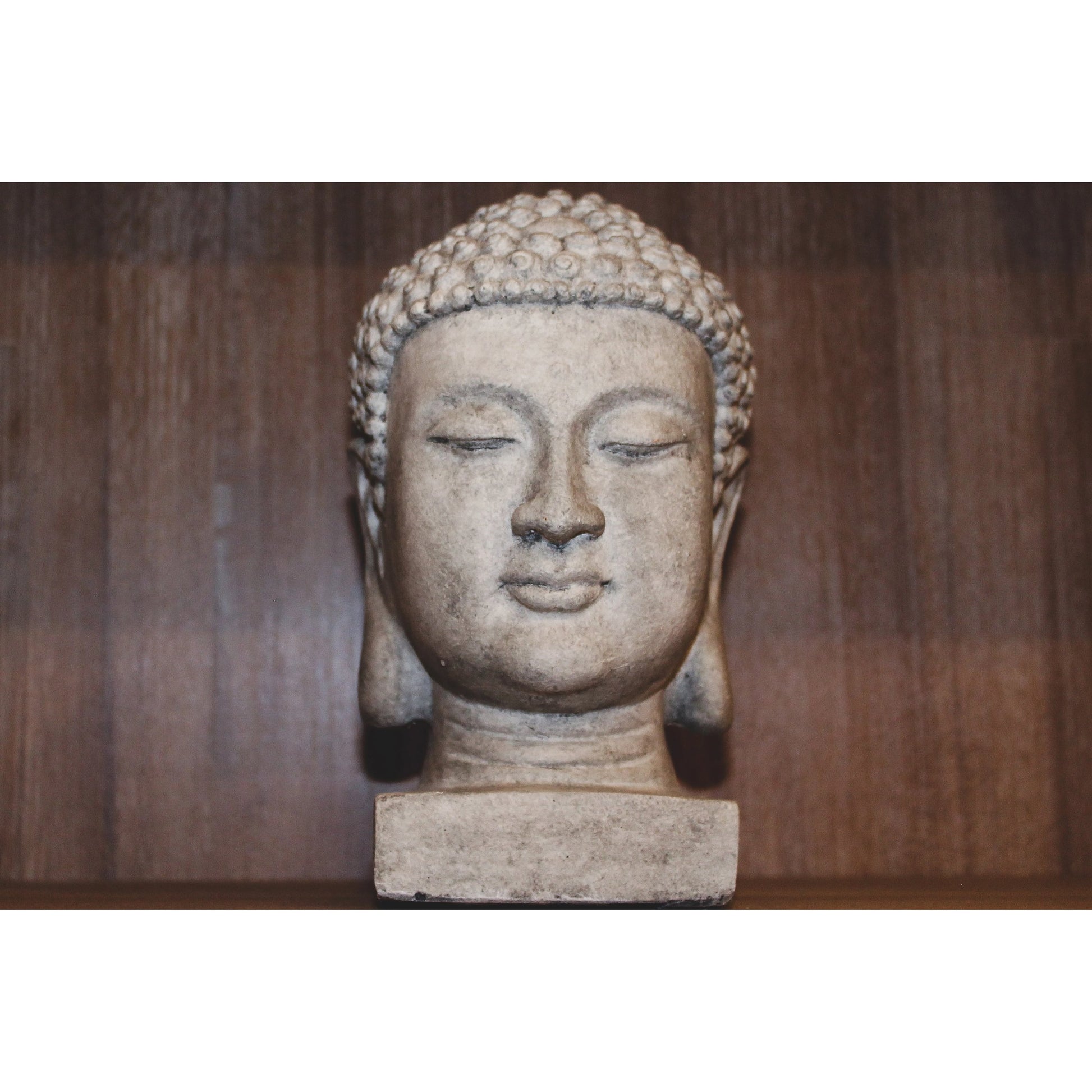 Patio Buddha Head by LH Imports in light grey. Made from ficonstone ash grey in a modern style.