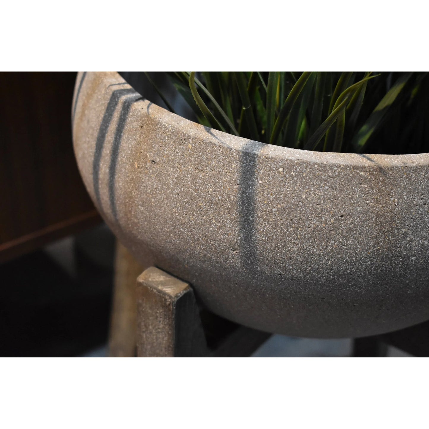 002 SI-2004377 | Closeup | Patio Standing Urn by LH Imports in brown stone and distressed brown. Made from acacia, ficonstone brown stone in a modern style.