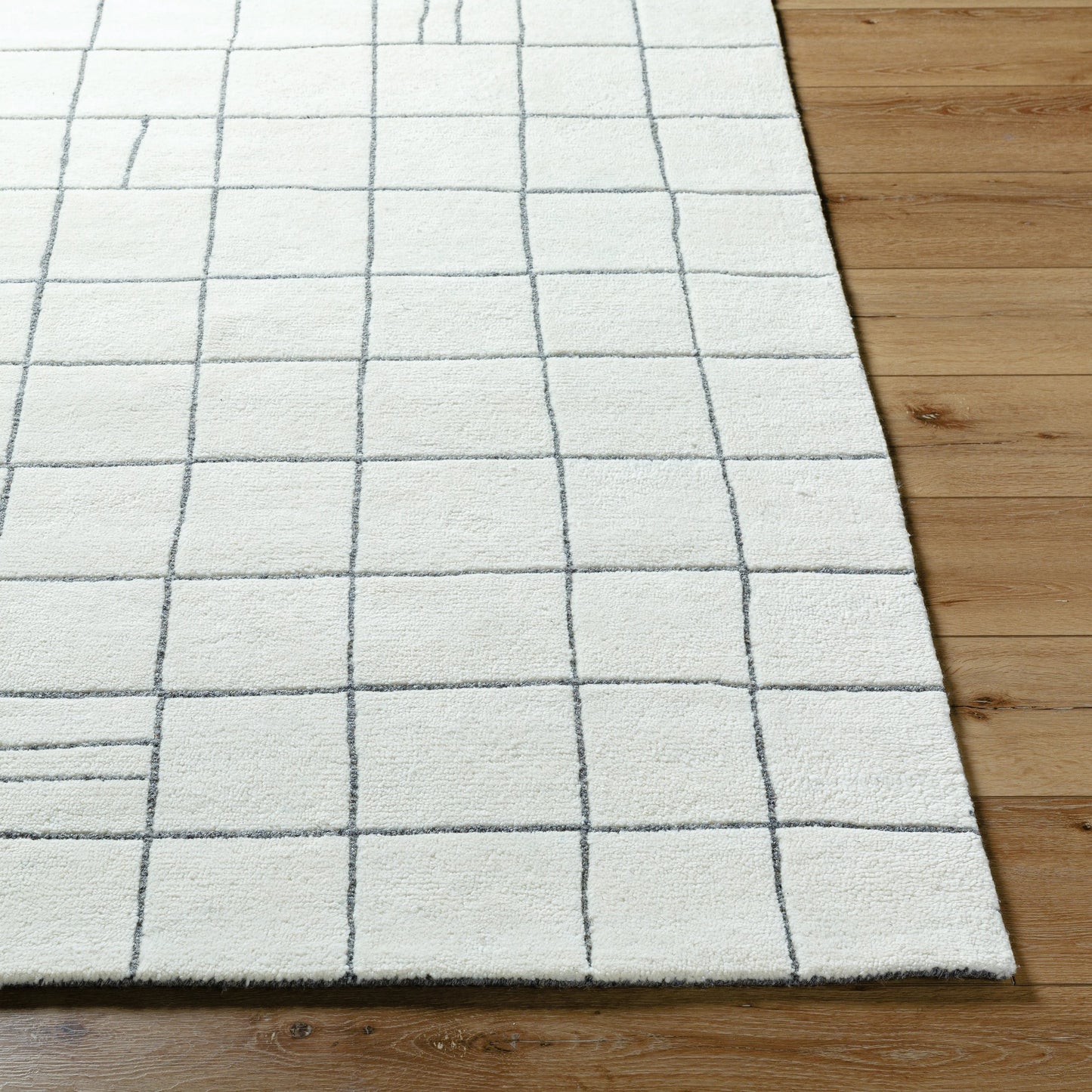 003 SI-2167557,SI-2167558,SI-2167559,SI-2167560 | Closeup | Portobello Rug - 485196 by Livabliss in off-white, pearl. Made from wool in a unique style.