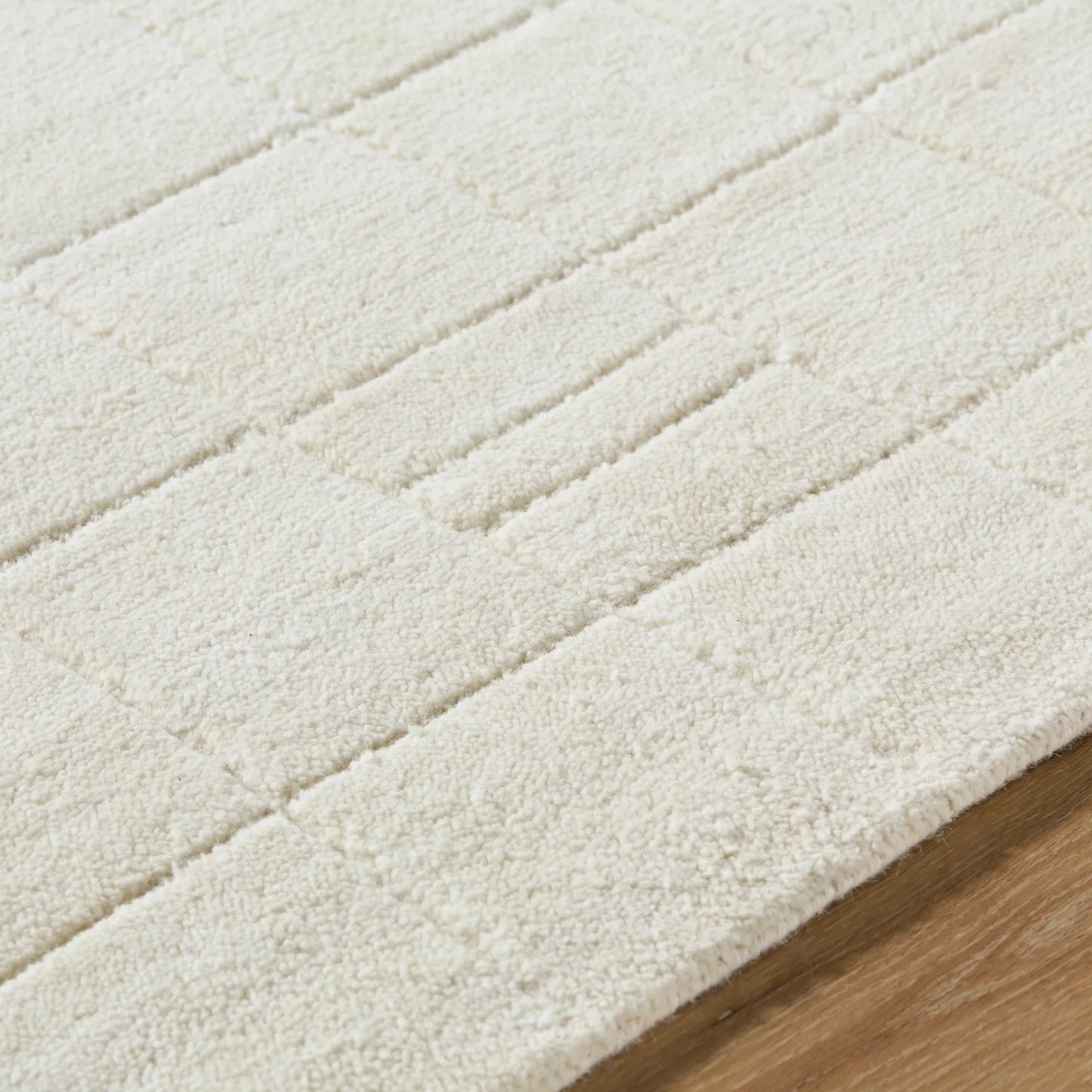 010 SI-2167565,SI-2167566,SI-2167567,SI-2167568 | Closeup | Portobello PBO-2305 Rug by Livabliss. Made from wool in a unique style.