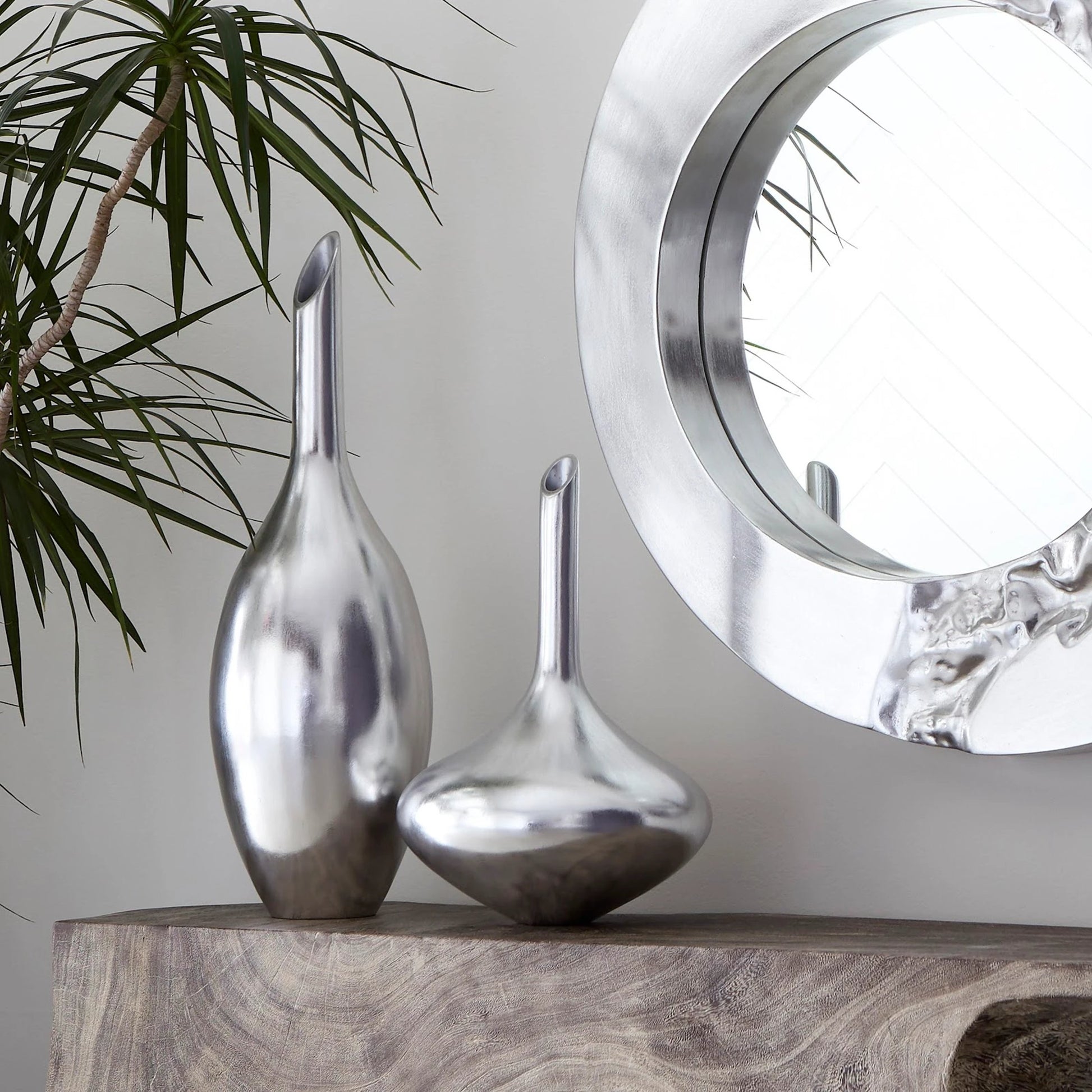 Julian Vase by Phillips Collection in gold and gold leaf. Made from resin in a eclectic & global style.