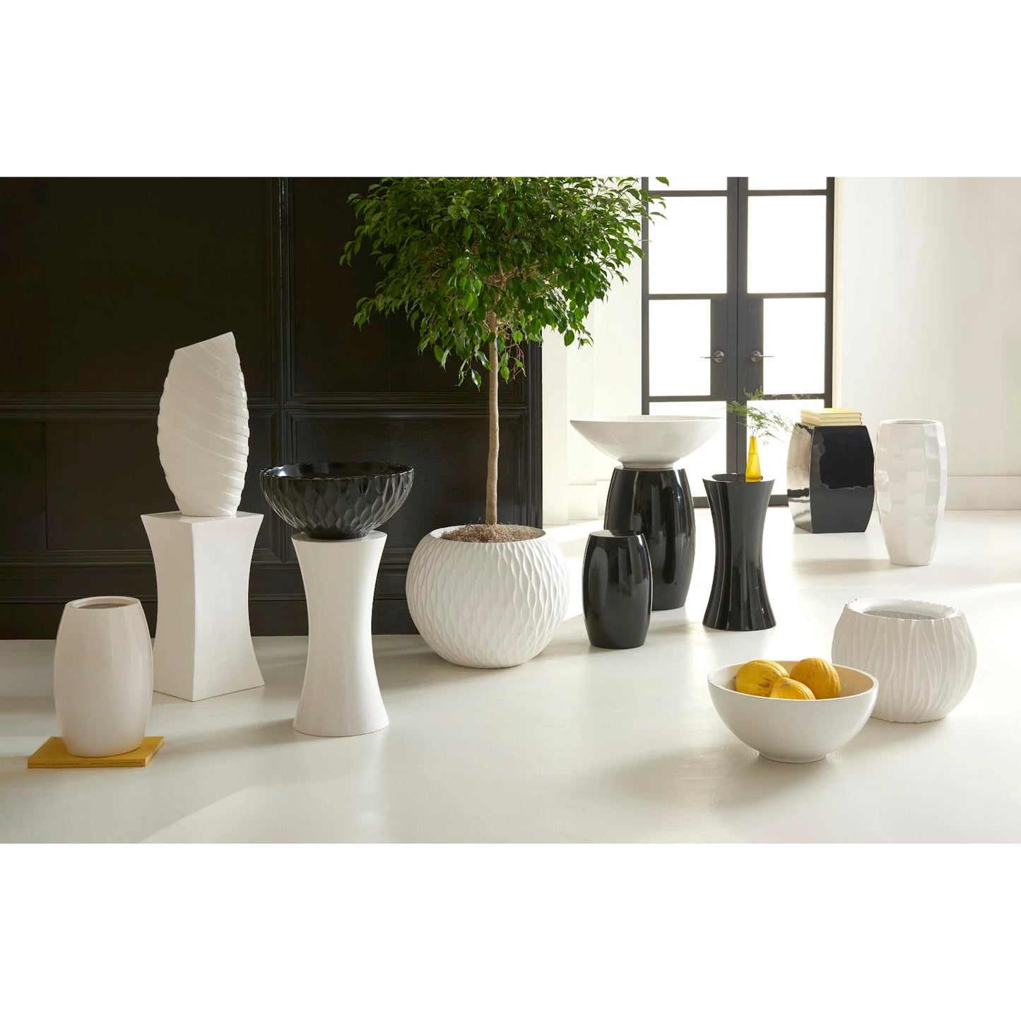 002 SR-820000 | Lifestyle | Ave Pedestal by Phillips Collection in white and white. Made from resin in a modern style.