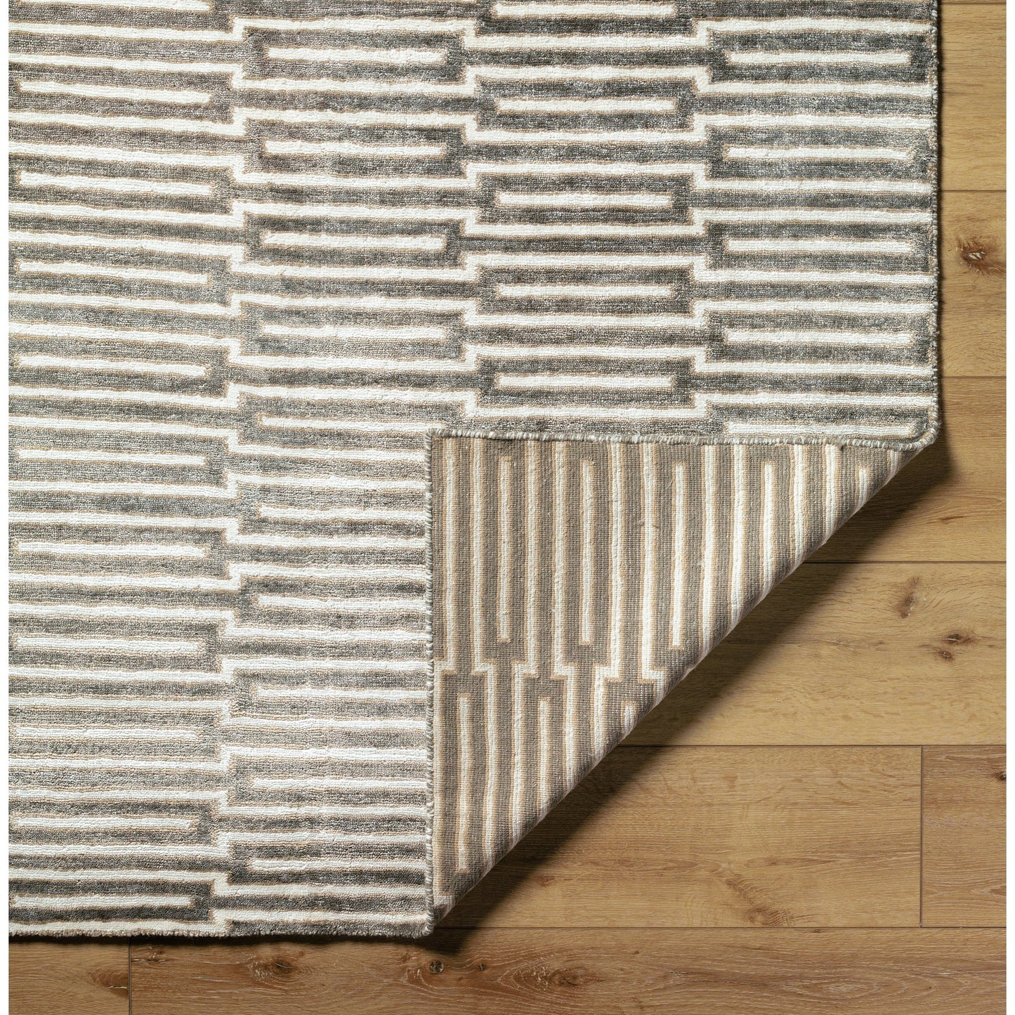006 40702-18472,40702-18473,40702-18474,40702-18475,40702-25064 | Closeup | Platinum PLAT-9000 Rug by Surya. Made from 100% viscose in a unique style.