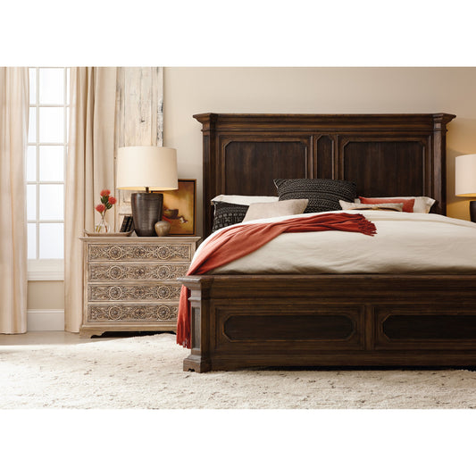 Floresville Bachelors Chest by Hooker Furniture in sandstone. Made from white oak veneers, cedar in a eclectic & global style.