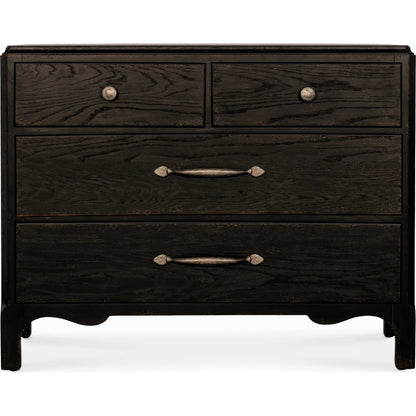 Americana Bachelor Chest by Hooker Furniture. Made from oak veneers with solid-wood edge top in a traditional style.