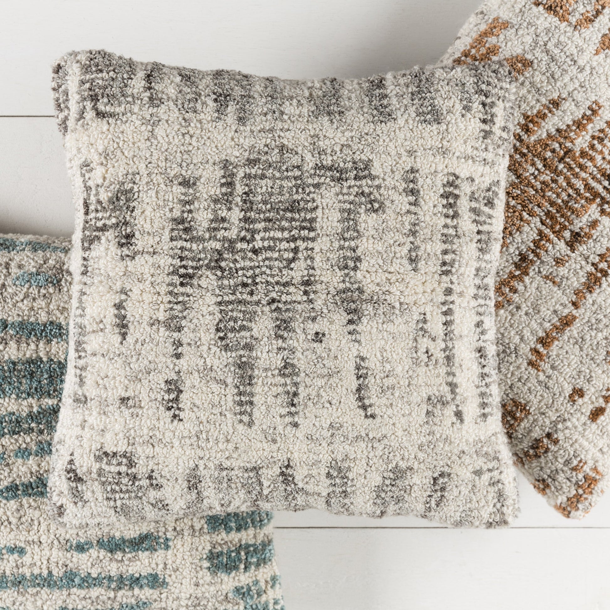 Primal Pillow - 16902 by Surya in green, teal. Made from front: 60% wool, 40% viscose, back: 75% wool, 25% viscose in a eclectic & global style.