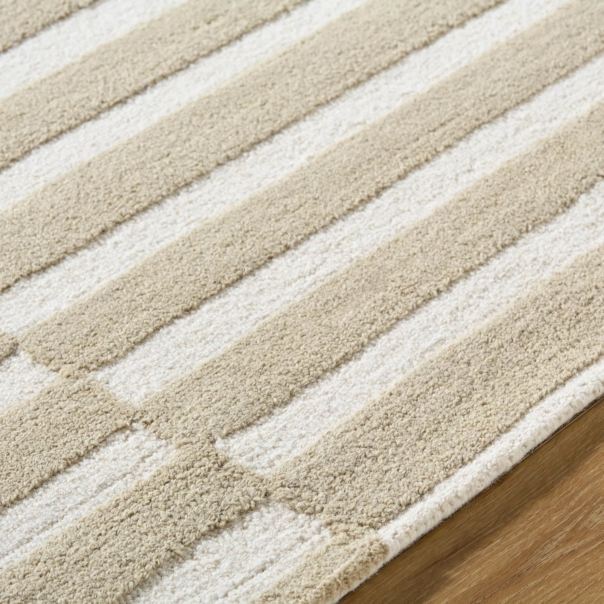 Idaho PNWID-2300 Rug by Our PNW Home x Livabliss. Made from wool in a unique style.