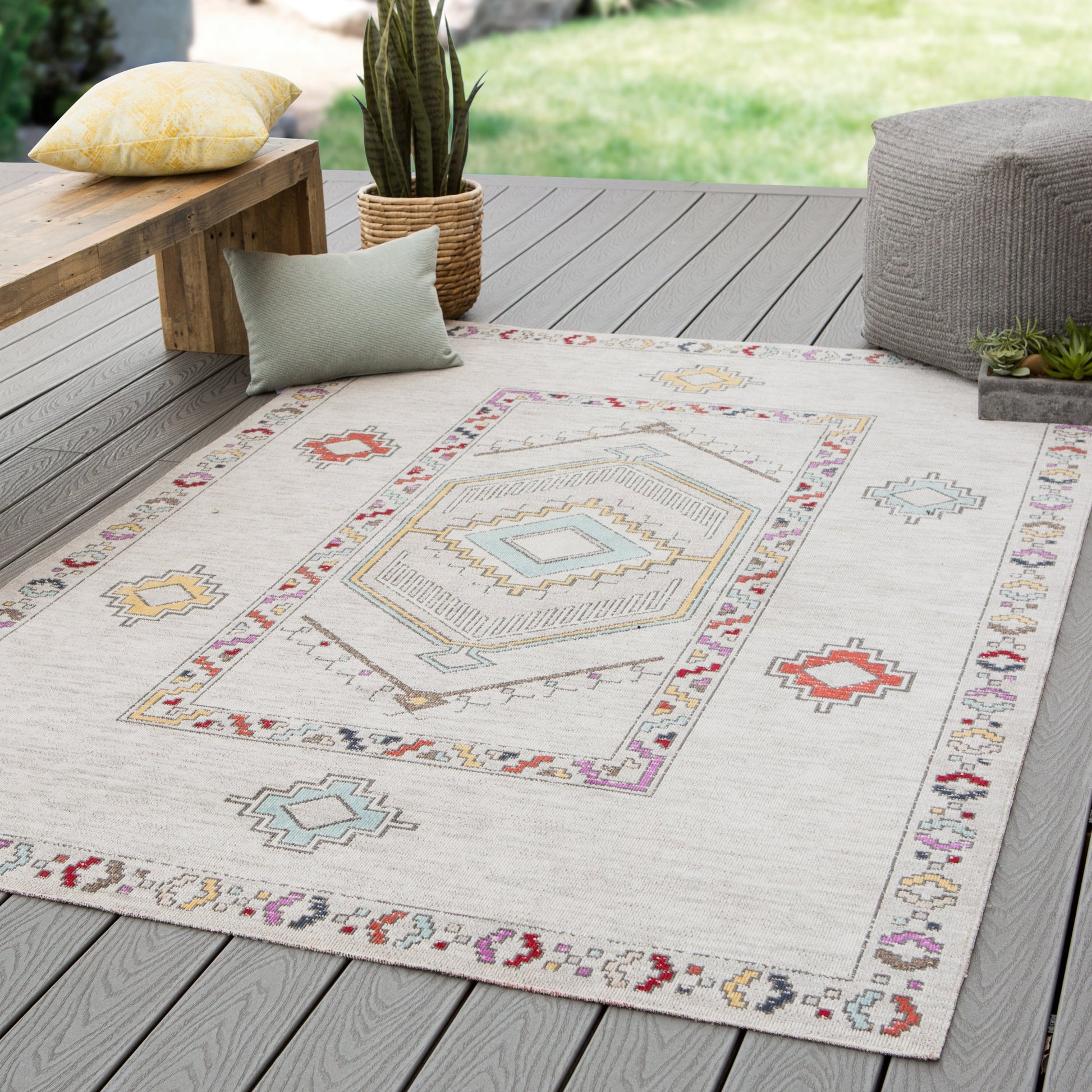 Polaris POL10 Indoor/Outdoor Rug by Jaipur Living in ivory, multicolor. Made from 100% polypropylene in a unique style.