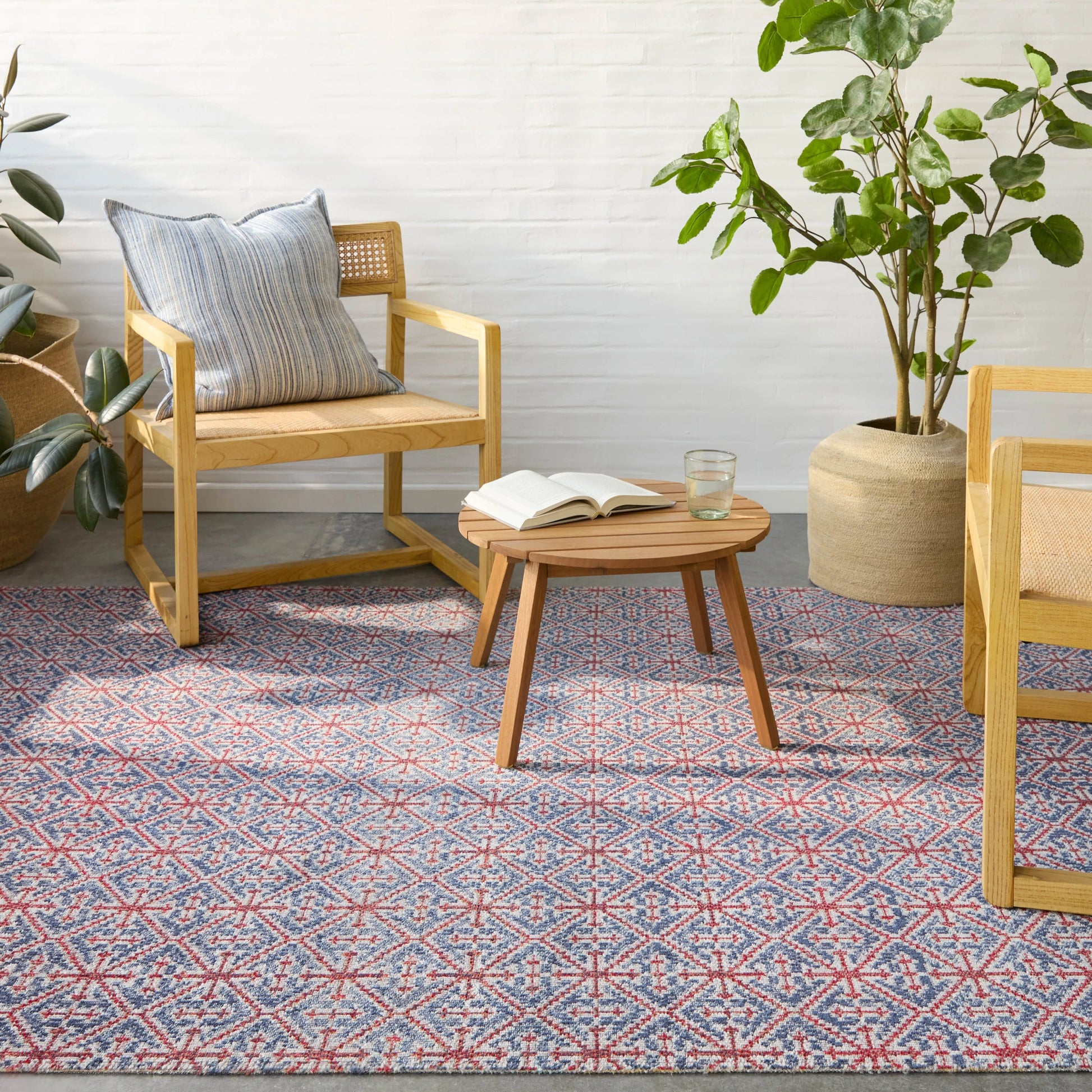 Polaris POL52 Indoor/Outdoor Rug by Jaipur Living in red, navy. Made from 100% polypropylene in a unique style.
