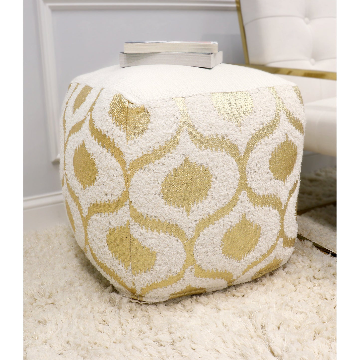 019 SR-702411 | Lifestyle | Grand Canyon Pouf by Pasargad Home. Made from cotton in a modern style.