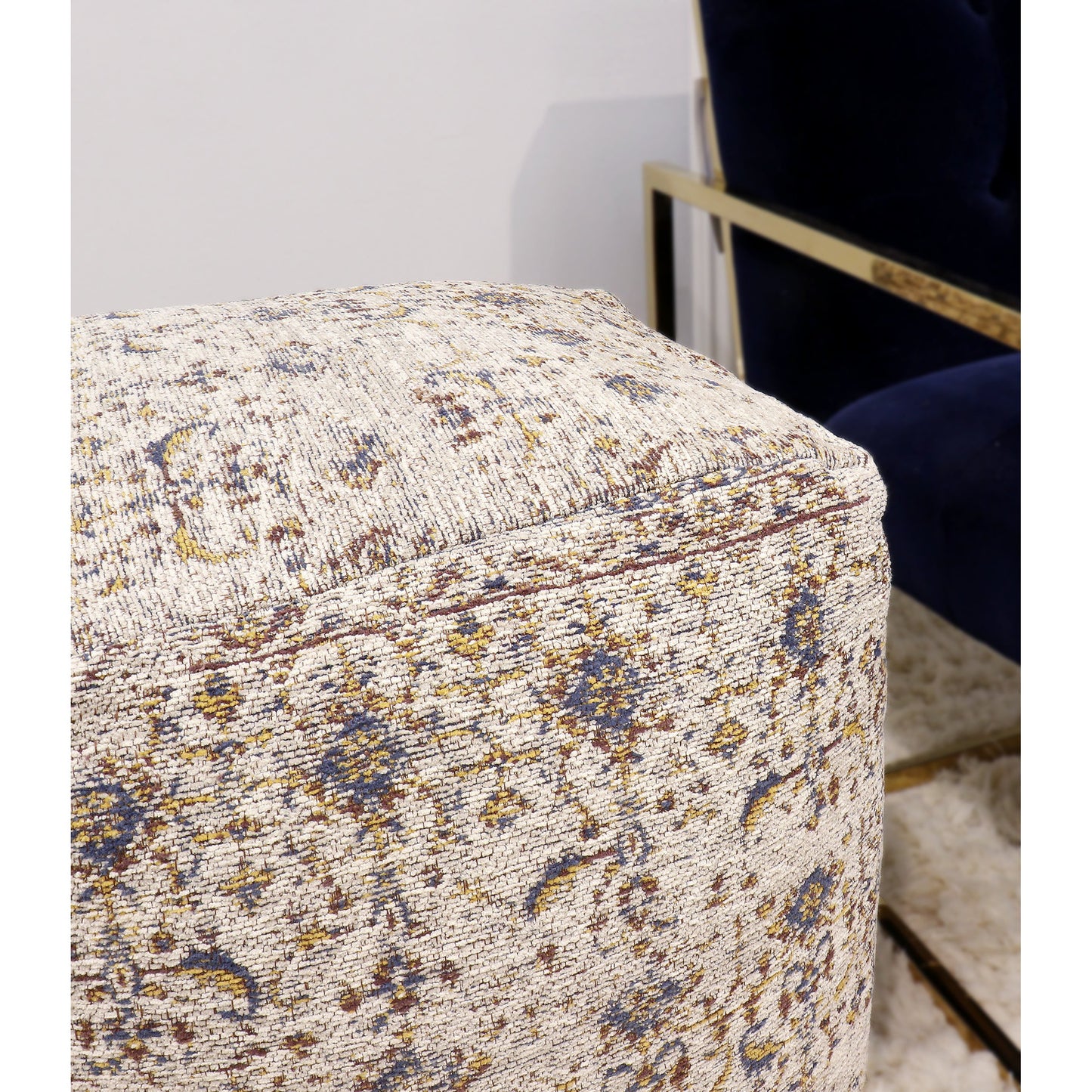 045 SR-702415 | Closeup | Grand Canyon Pouf by Pasargad Home. Made from cotton in a modern style.