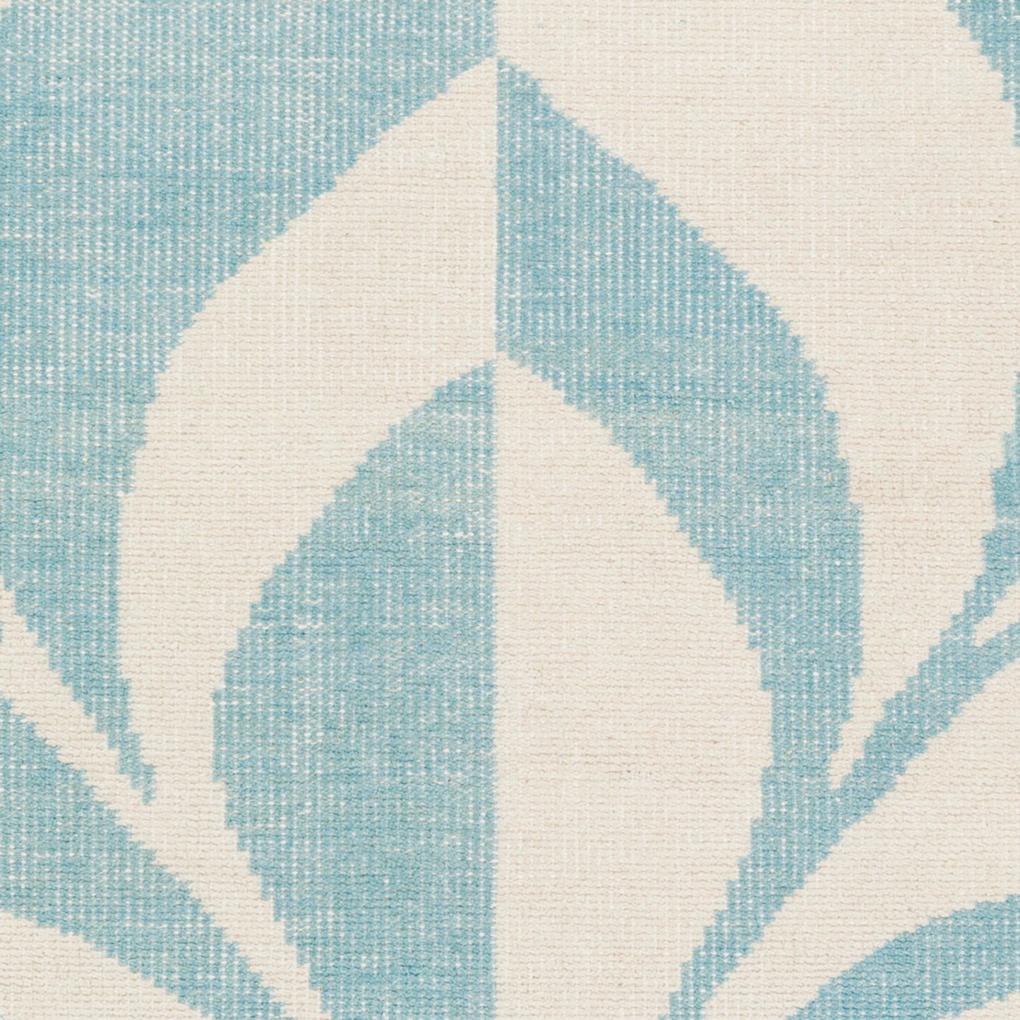 015 77083-30467,77083-30468,77083-30469 | Closeup | Paradox PRX-1000 Rug by Surya. Made from 100% wool in a unique style.