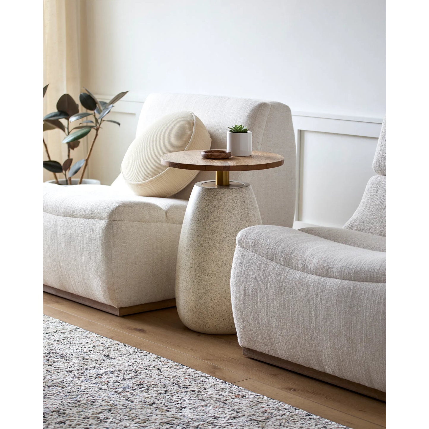 004 SI-2132478 | Lifestyle | Pupil Beige End Table by Surya in brown, beige, gold and brushed, natural. Made from top: wood veneer, base: resin, stainless steel in a modern style.