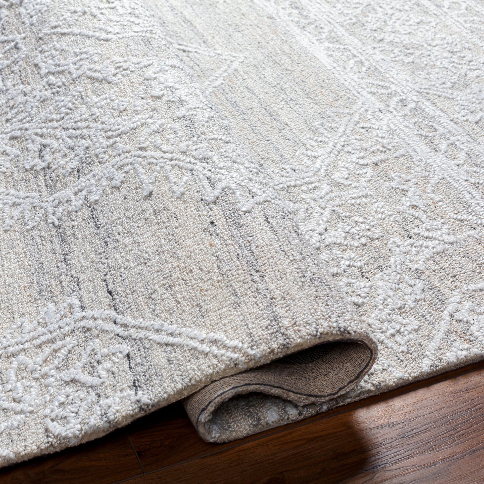 Piazza Rug by Livabliss. Made from 100% recycled pet yarn in a modern style.