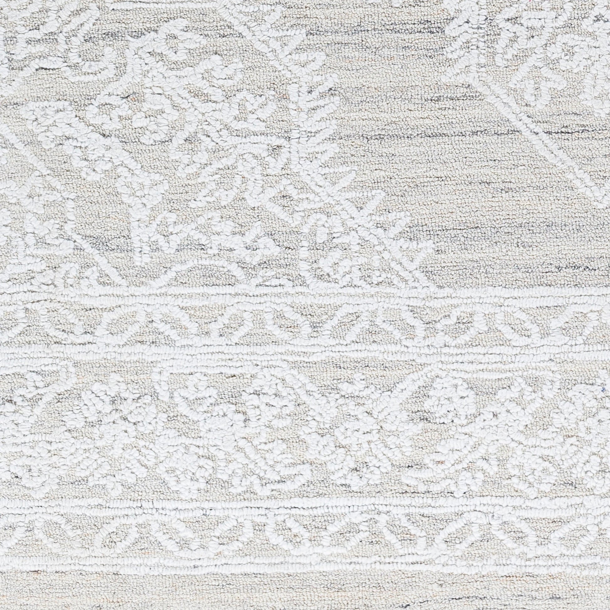 Piazza Rug by Livabliss. Made from 100% recycled pet yarn in a modern style.