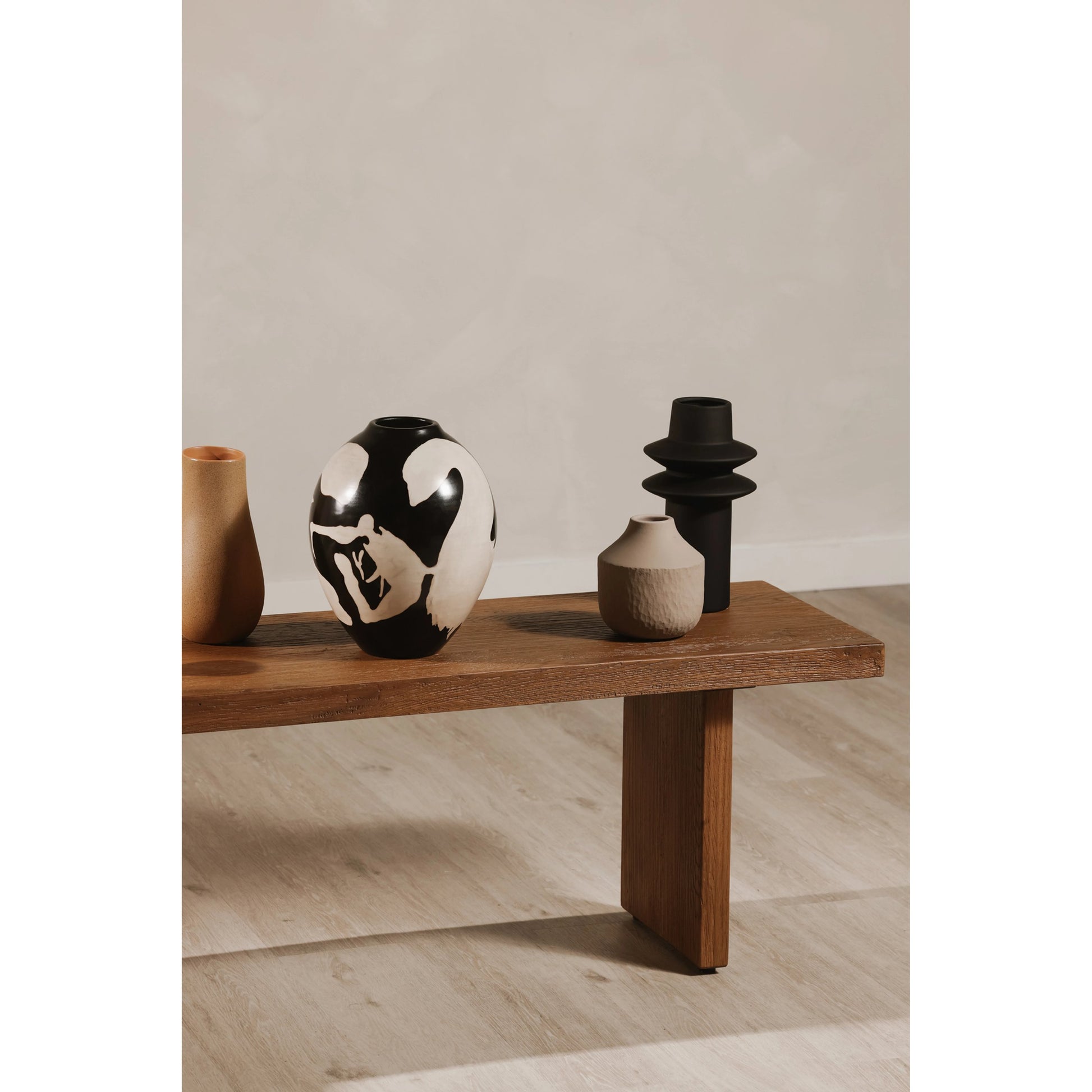 Koshi Bench by Moe's Home Collection in sandblasted amber oak. Made from solid oak in a modern style.