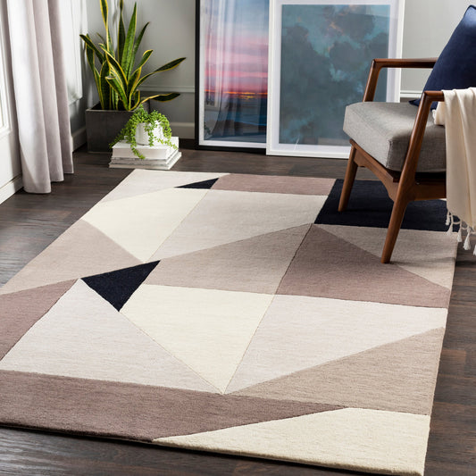 Queens Rug - 26217 by Livabliss. Made from 100% wool in a unique style.