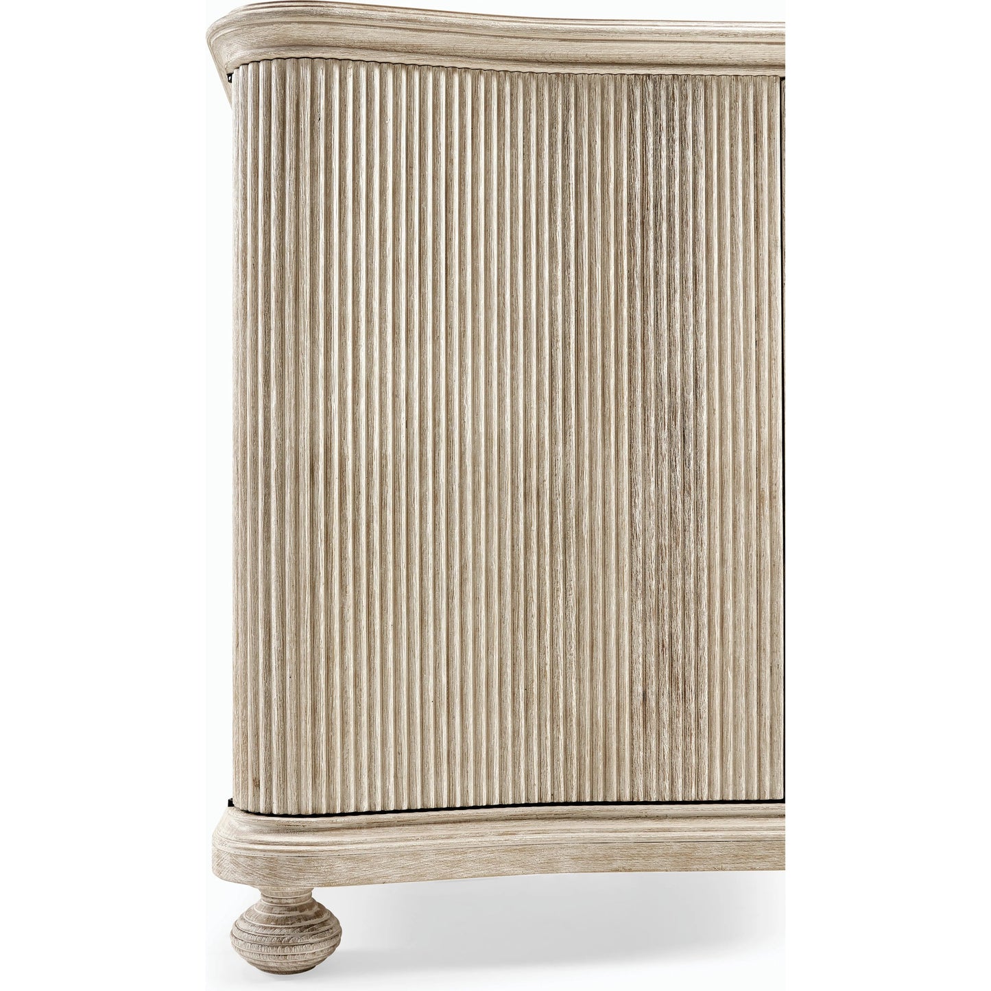 013 SR-846567 | Closeup | William Yeoward - Belleville Cabinet by Jonathan Charles in white and washed acacia. Made from acacia in a coastal style.
