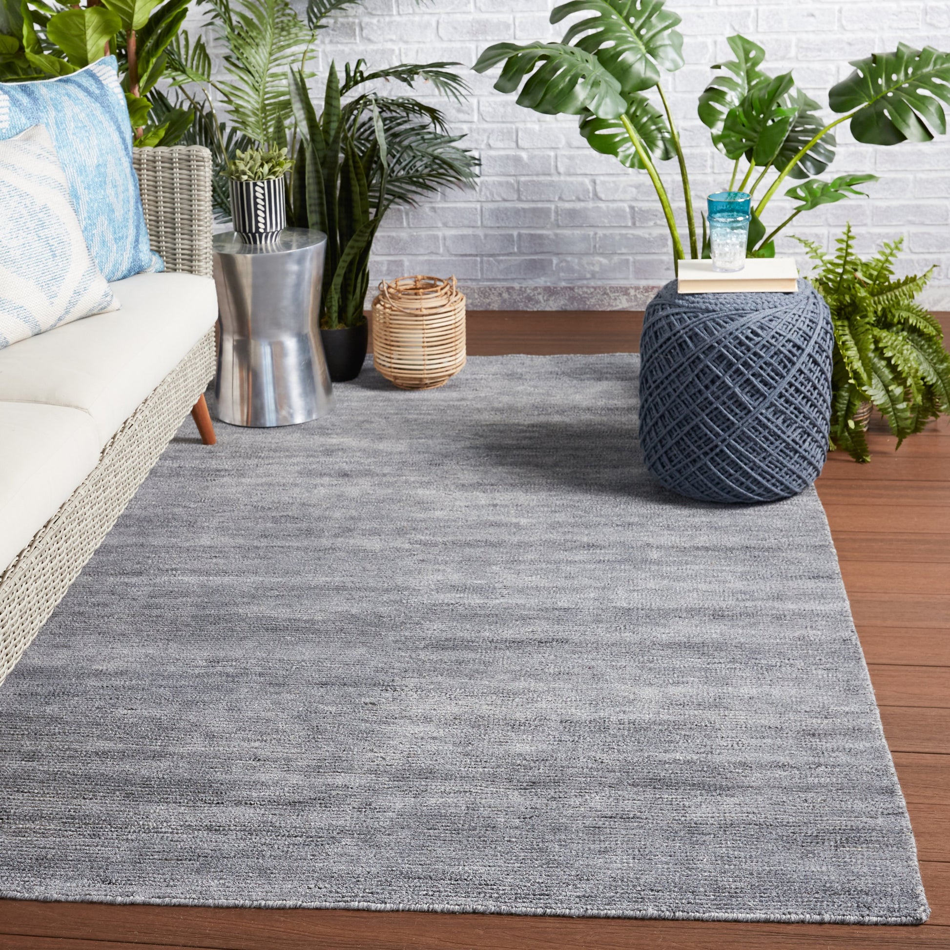 Rebecca RBC11 Indoor/Outdoor Rug by Jaipur Living. Made from 100% pet yarn in a unique style.