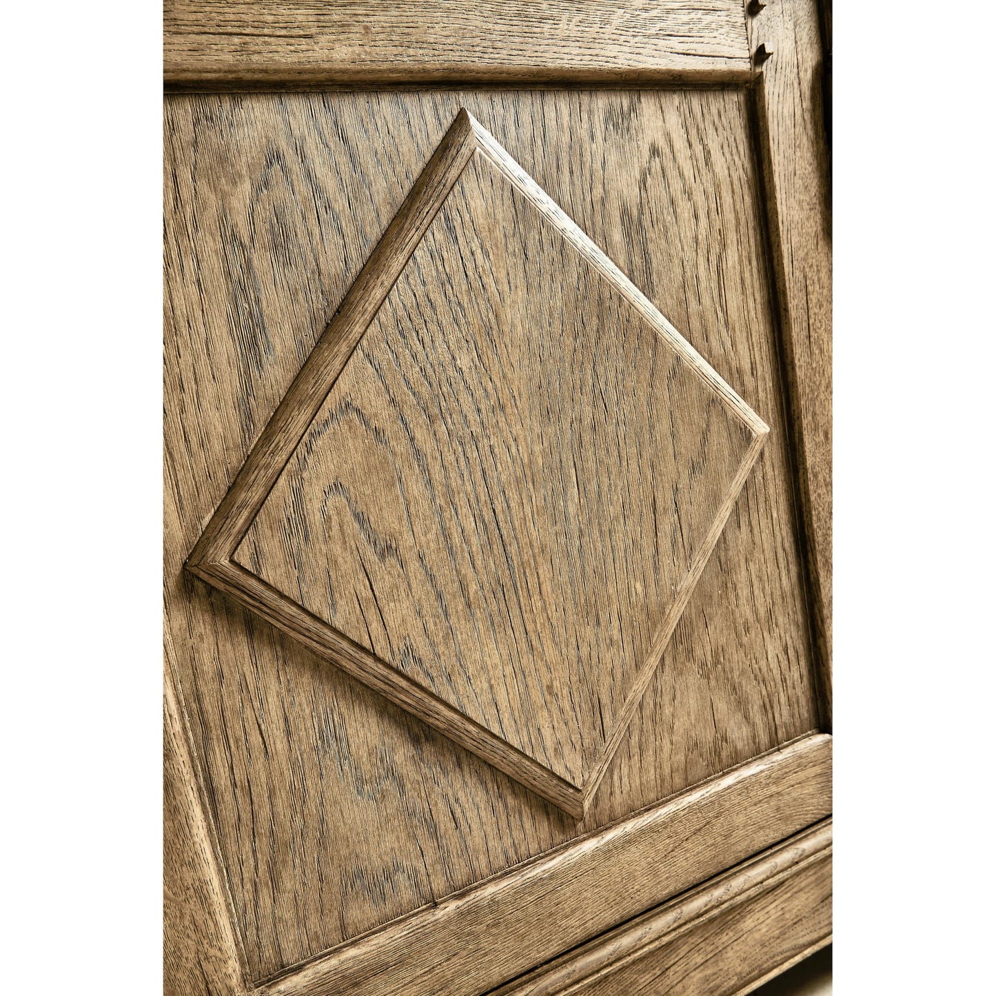 005 SI-2186319 | Closeup | Timeless Eon Rustic French Credenza by Jonathan Charles in brown and stripped brown chestnut. Made from oak in a modern style.