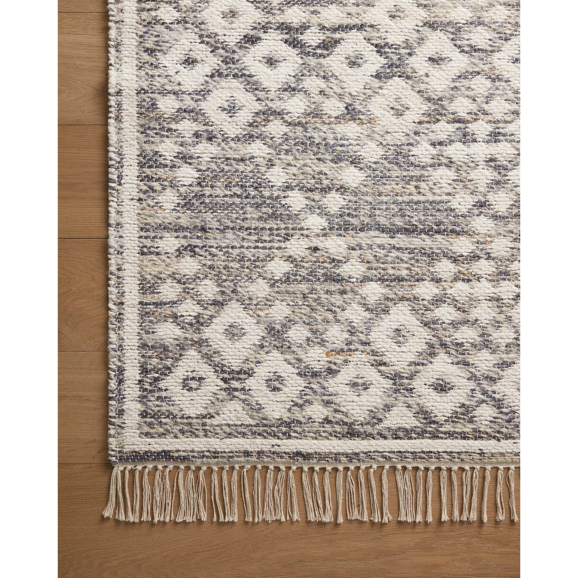 Rivers RIV-01 Rug by Angela Rose x Loloi in denim, ivory. Made from wool / jute / cotton in a unique style.