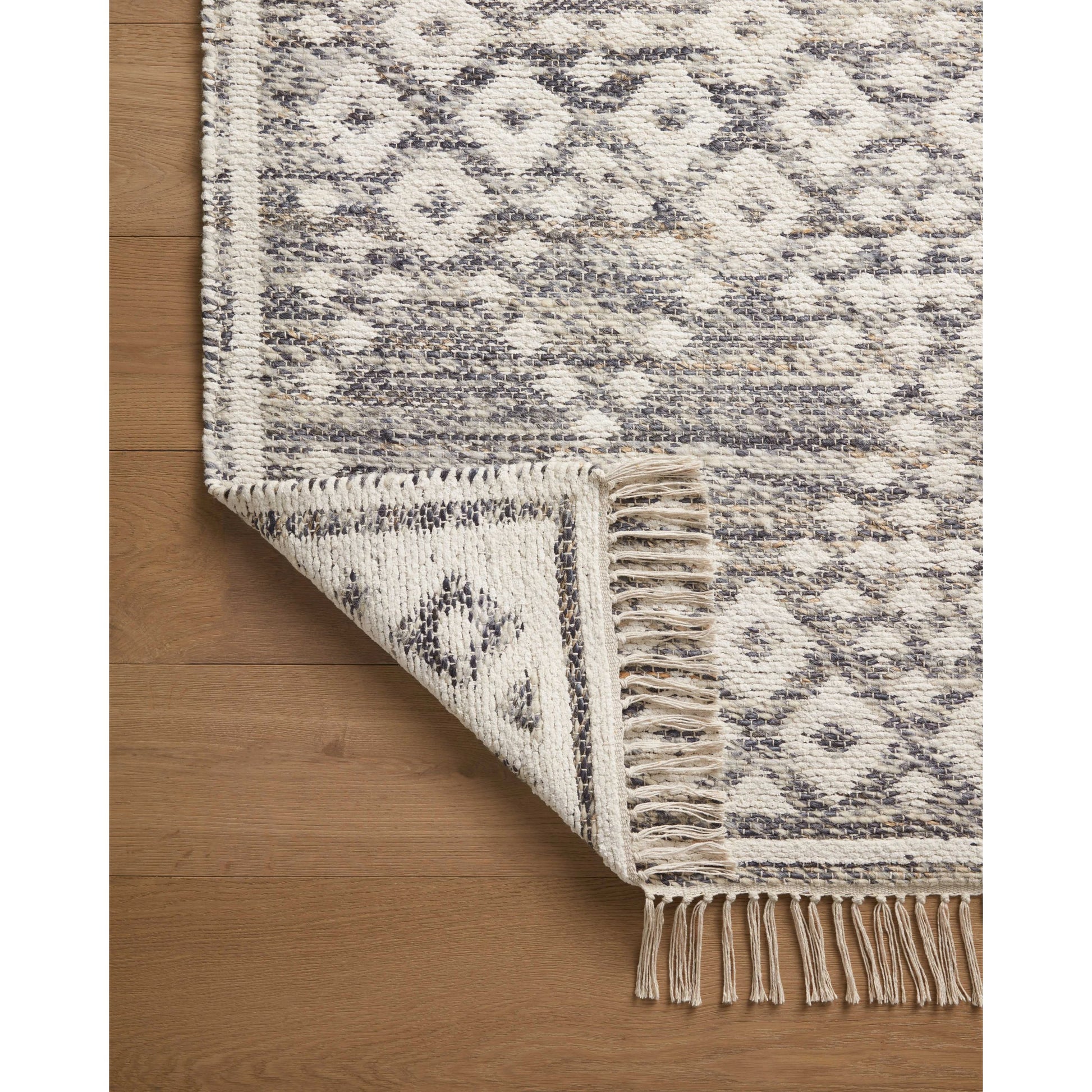 Rivers RIV-01 Rug by Angela Rose x Loloi in denim, ivory. Made from wool / jute / cotton in a unique style.