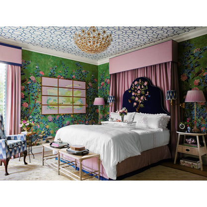 William Yeoward Bodiam Grey Oak Bench by Jonathan Charles in greyed oak. Made from oak in a cottage & farmhouse style.