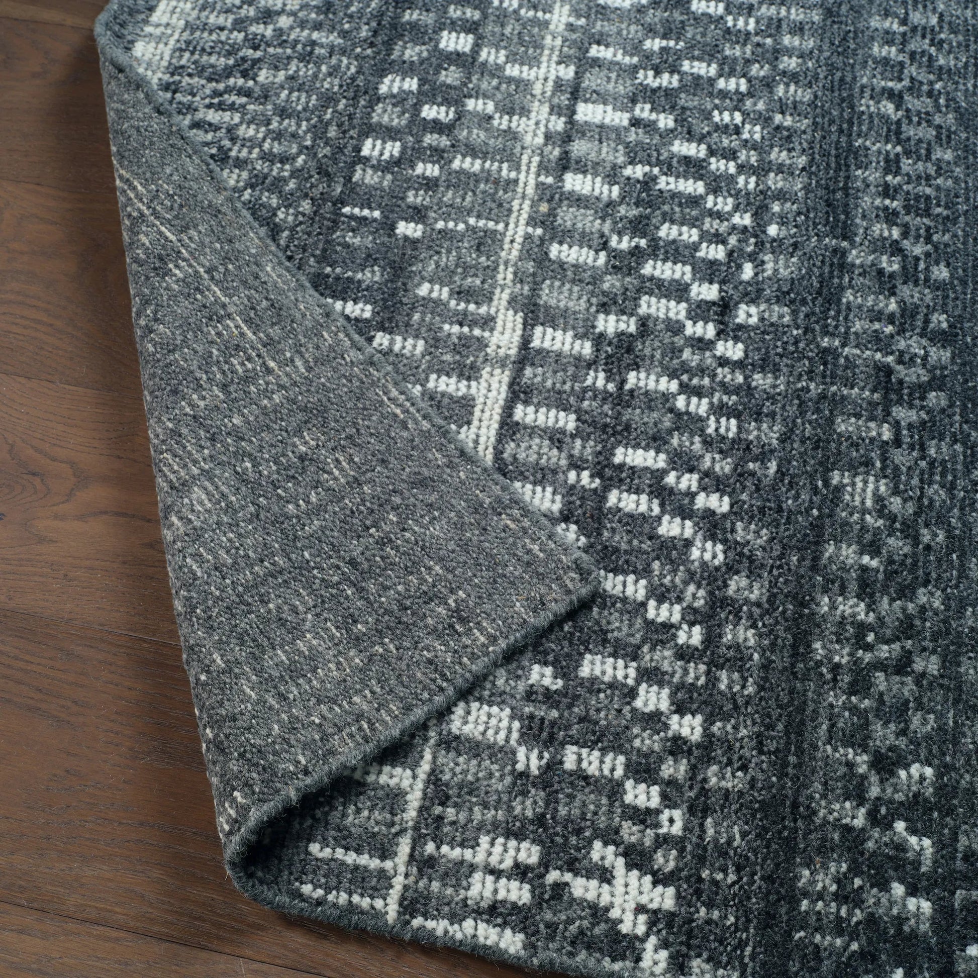 Rize RIZ11 Rug by Jaipur Living in gray, cream. Made from 100% wool in a unique style.