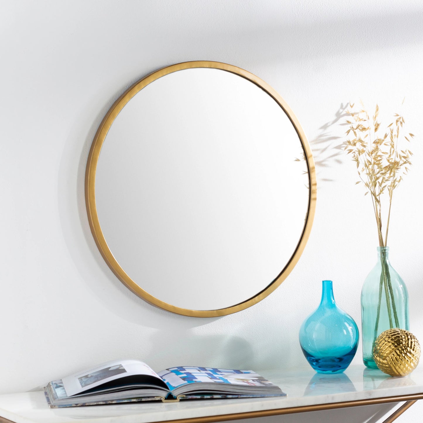 006 SI-1879110,SI-1879111,SI-1879112,SI-1879113,SI-1879114 | Lifestyle | Carmen - 26591 by Surya in gold and hand finished. Made from metal, manufactured wood in a traditional style.