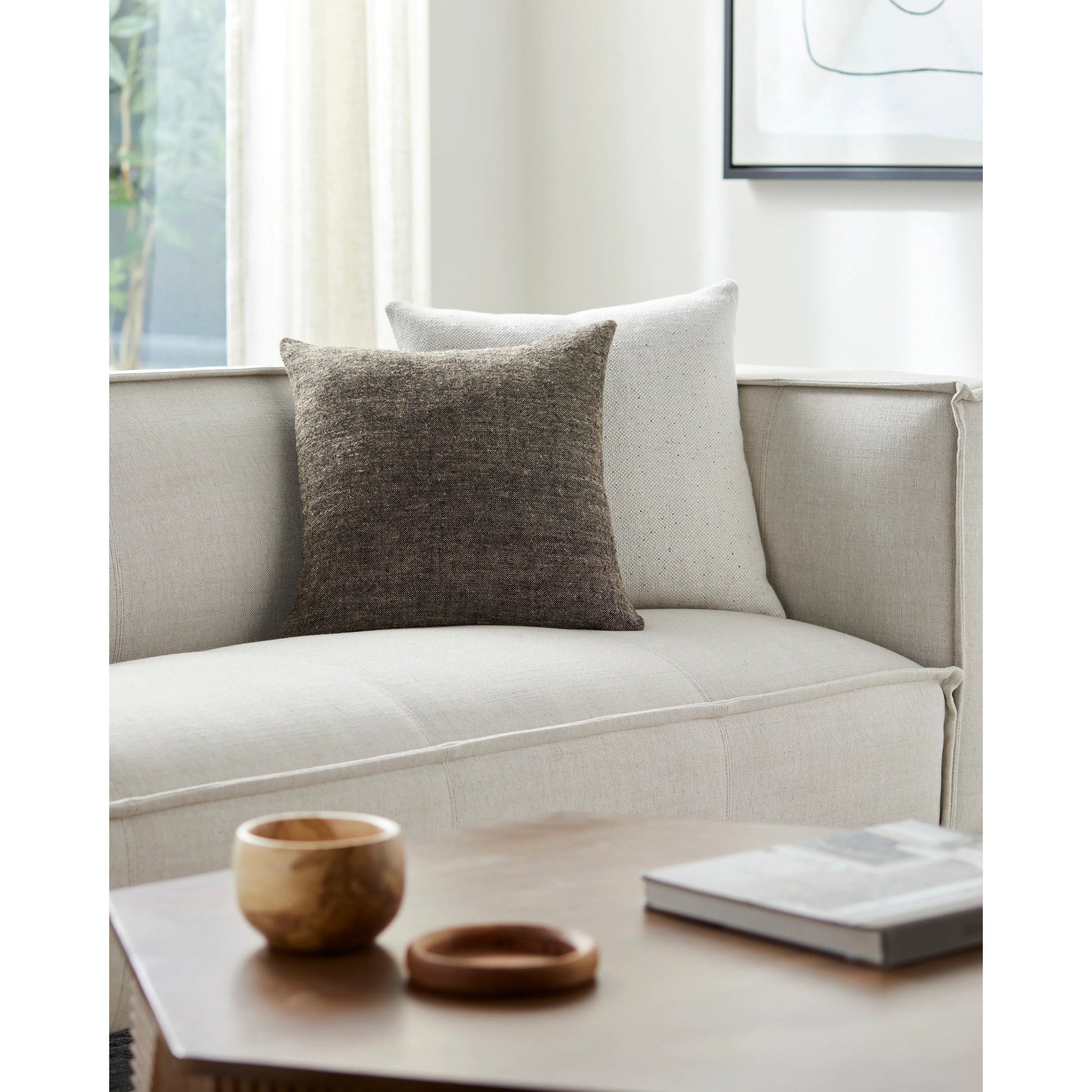 Ronnie Pillow - 481568 by Surya. Made from front: 100% linen, back: 100% cotton in a modern style.