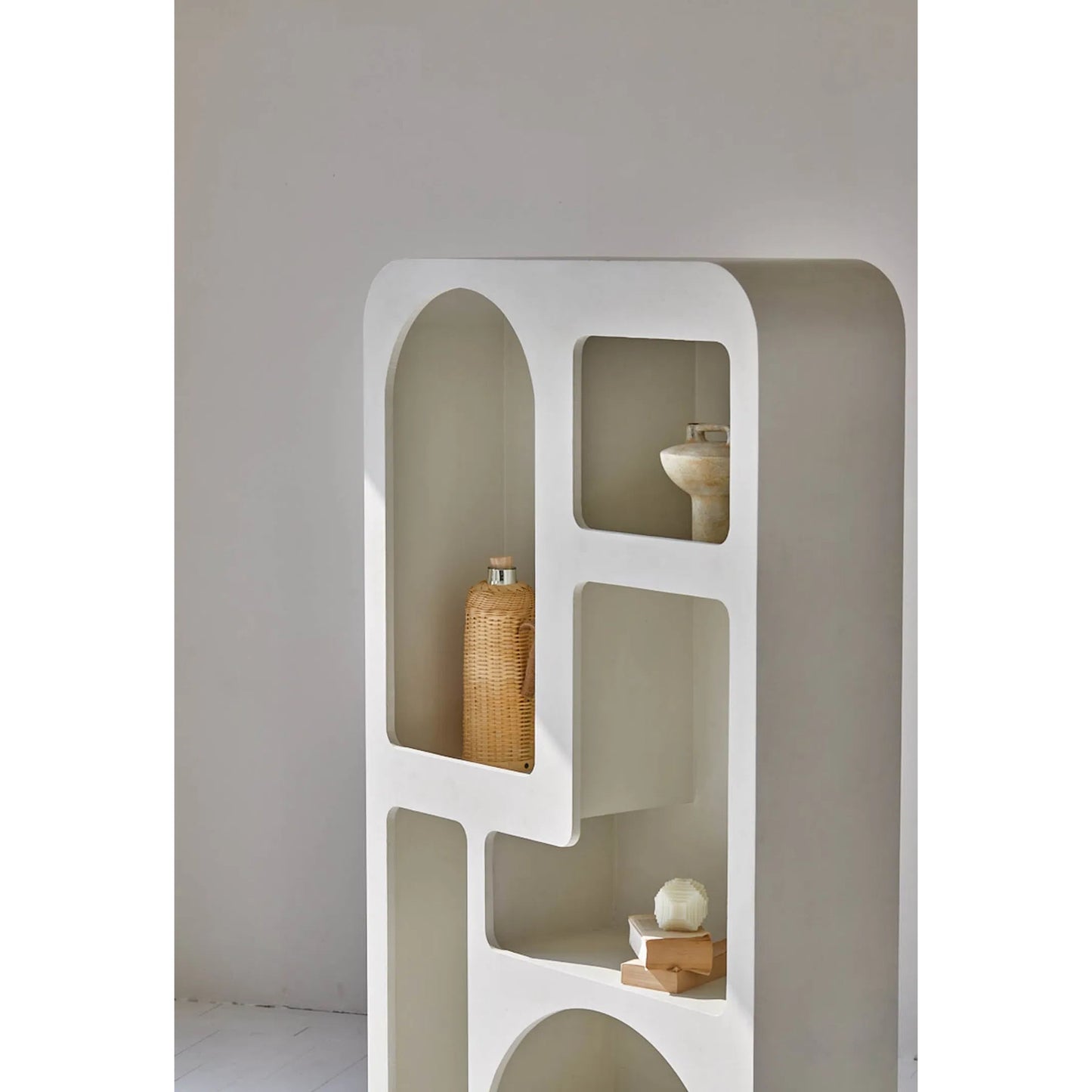004 SI-2325217 | Lifestyle | Vinci Bookcase by LH Imports in white. Made from micro cement in a modern style.