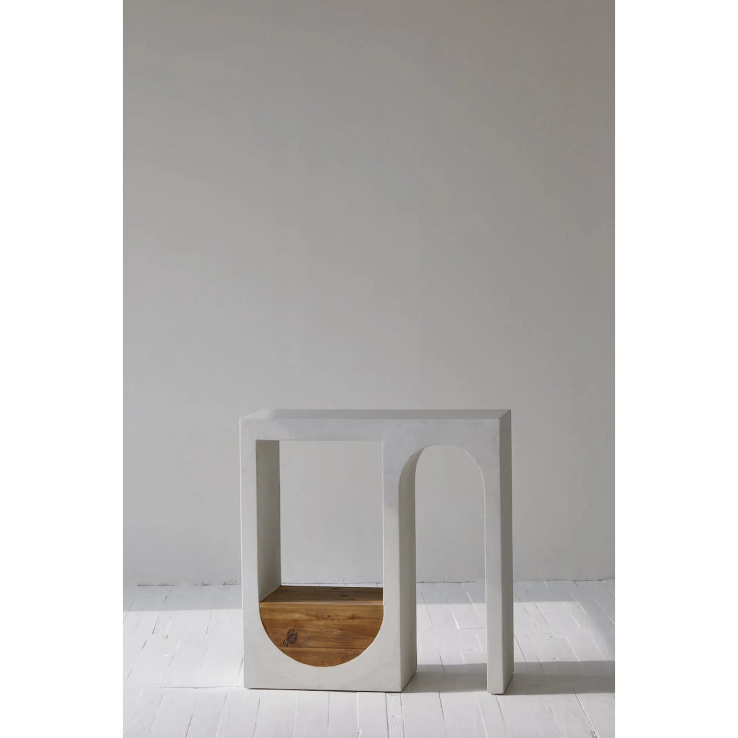 006 SI-2325225 | Lifestyle | Columbus Console by LH Imports in white, brown and natural brushed. Made from recycled pine, mdf, concrete in a unique style.