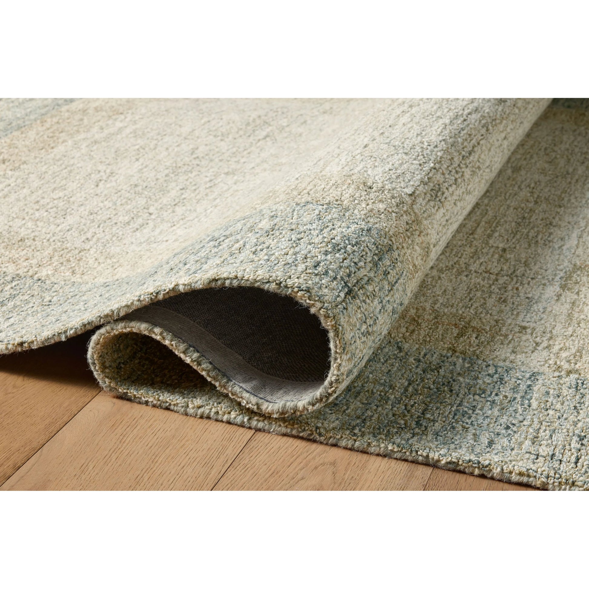 Rosina ROI-01 Rug by Loloi. Made from 100% wool in a cottage & farmhouse style.