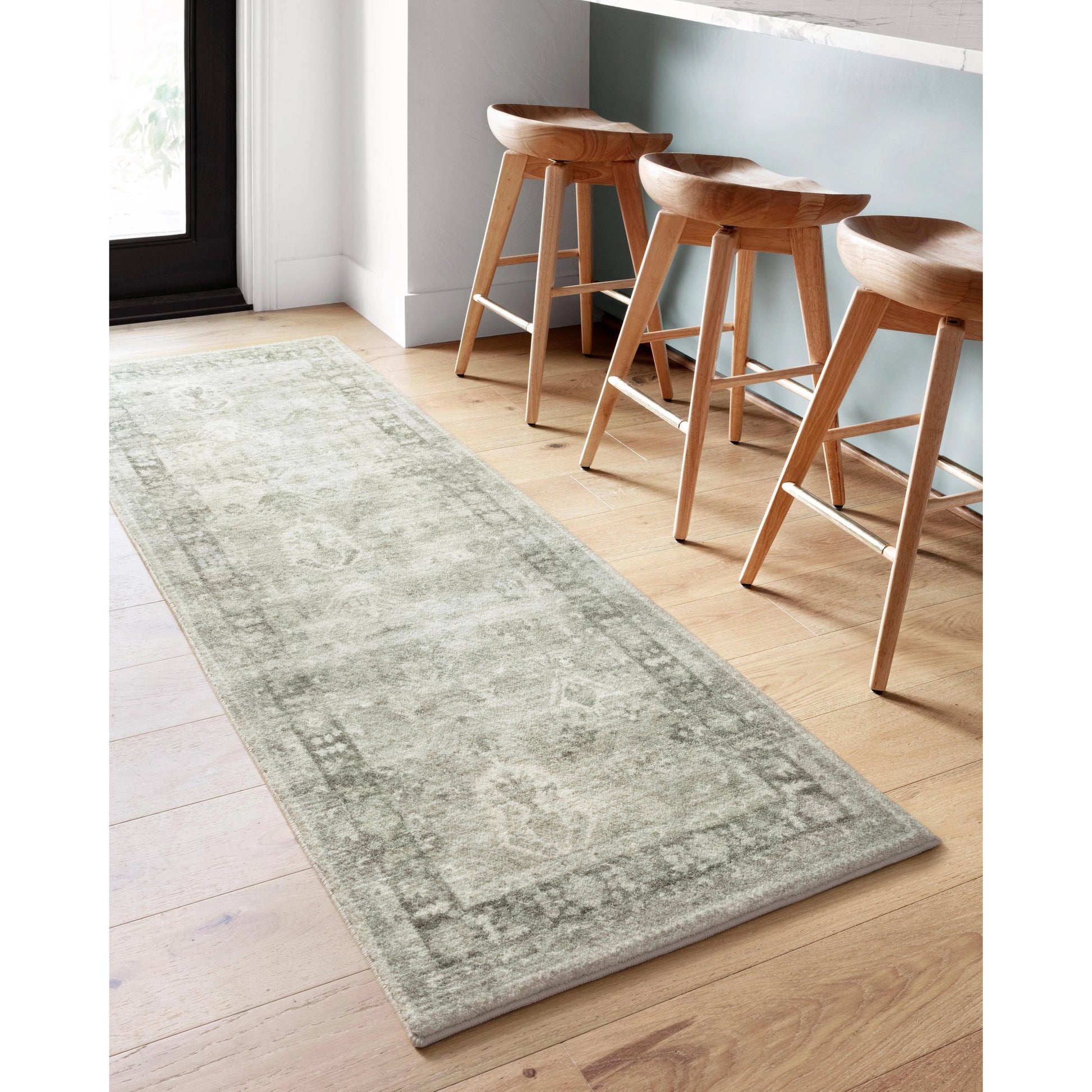 Rosette Willow Rug by Loloi in steel, graphite. Made from 100% polyester in a traditional style.