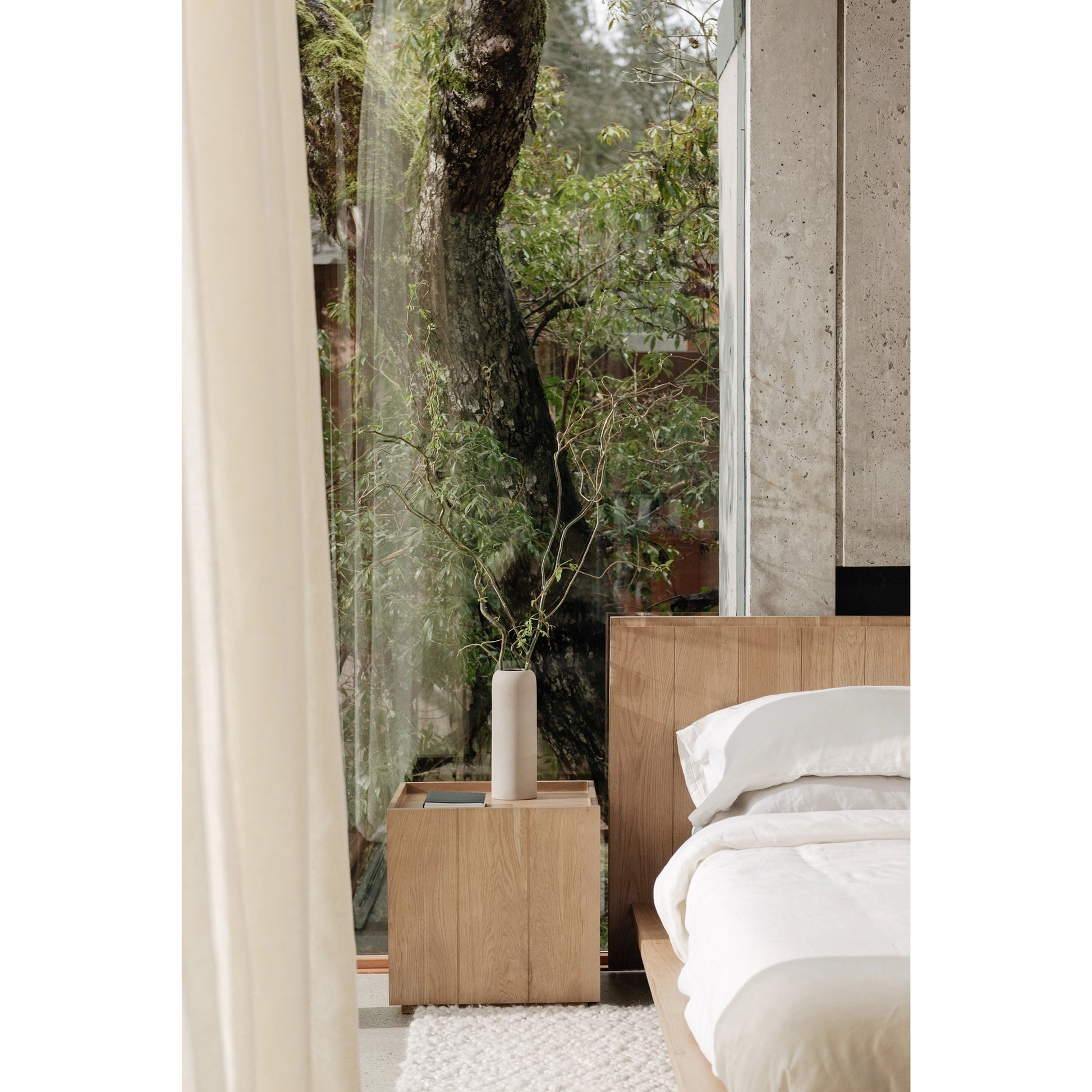 Plank Bed by Moe's Home Collection in natural. Made from solid oak, solid mango wood slats in a modern style.