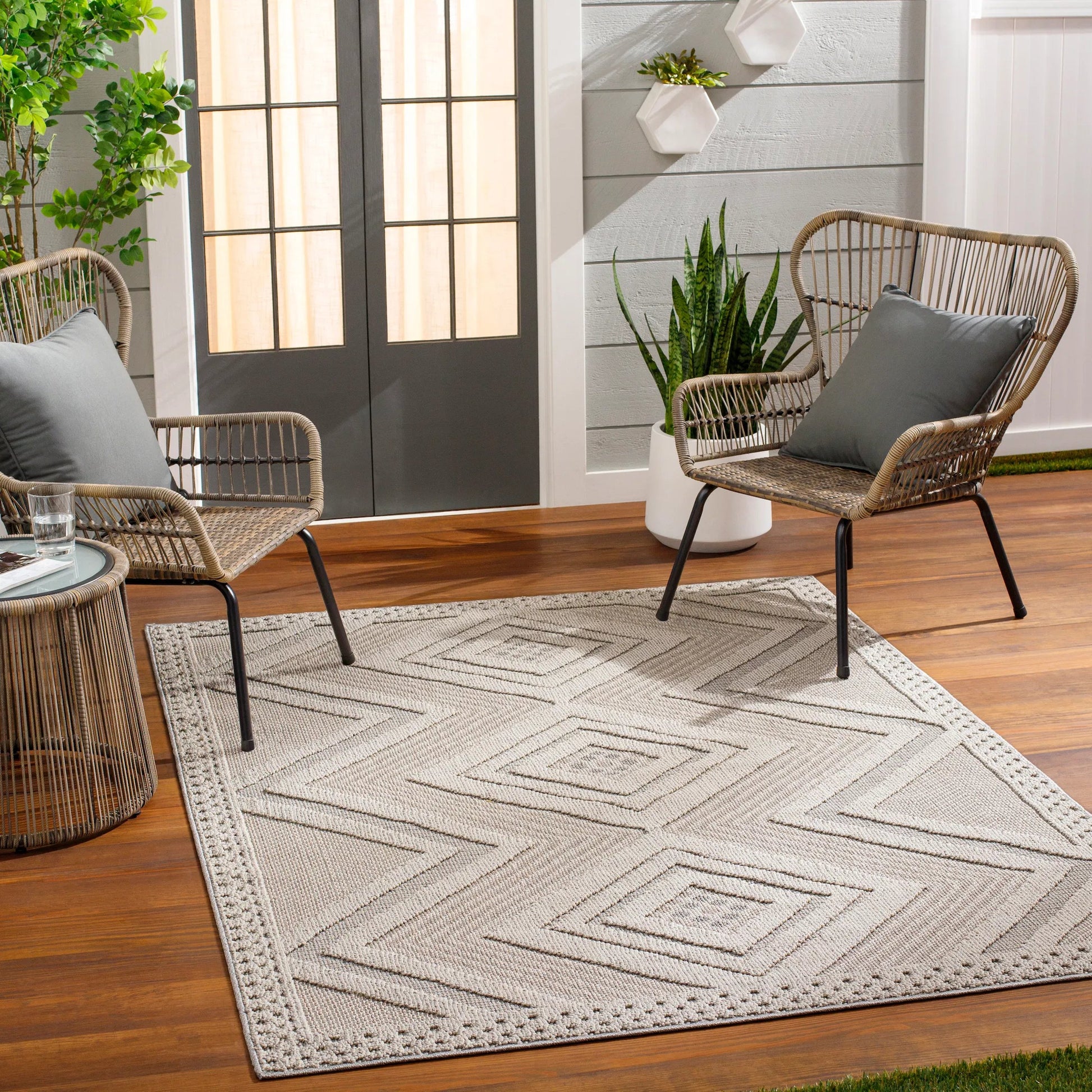 Rockport Rug - 32960 by Livabliss. Made from 100% polypropylene in a unique style.