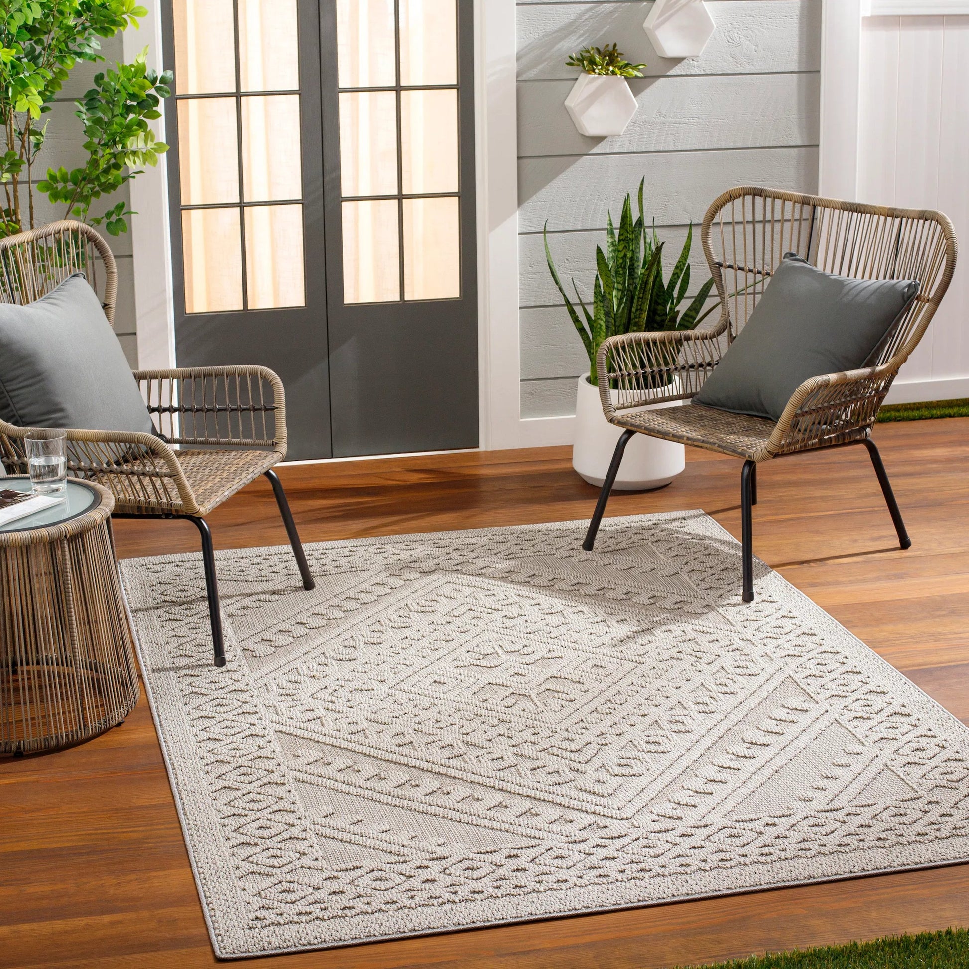 Dawson Rug - 32961 by Livabliss. Made from 100% polypropylene in a traditional style.
