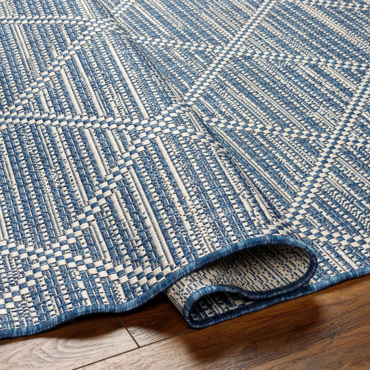 009 SI-1948381 | Closeup | Ravello Rug - 32857 by Livabliss. Made from main: 90% polypropylene, main: 10% sisal in a unique style.