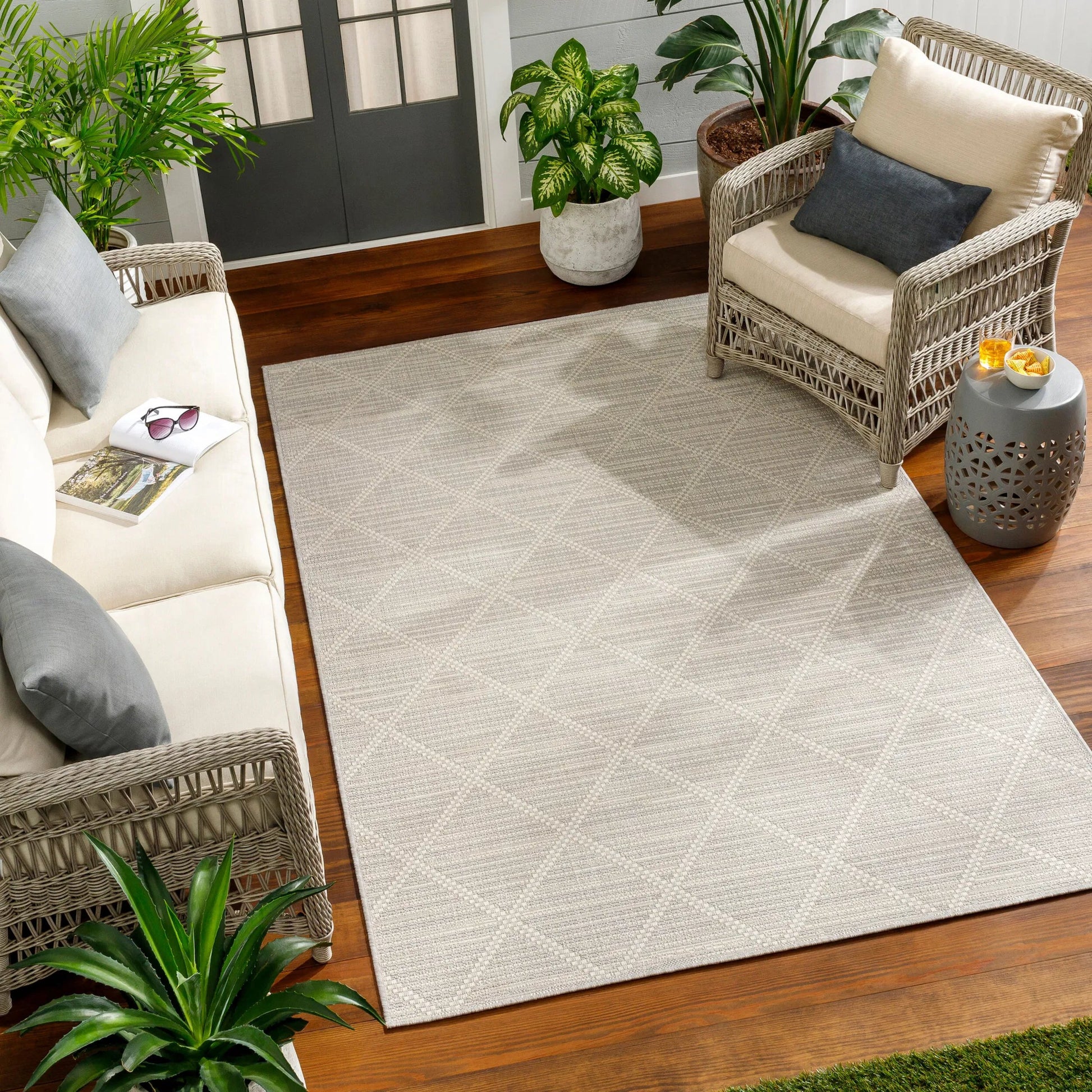 Ravello Rug - 32857 by Livabliss. Made from main: 90% polypropylene, main: 10% sisal in a unique style.