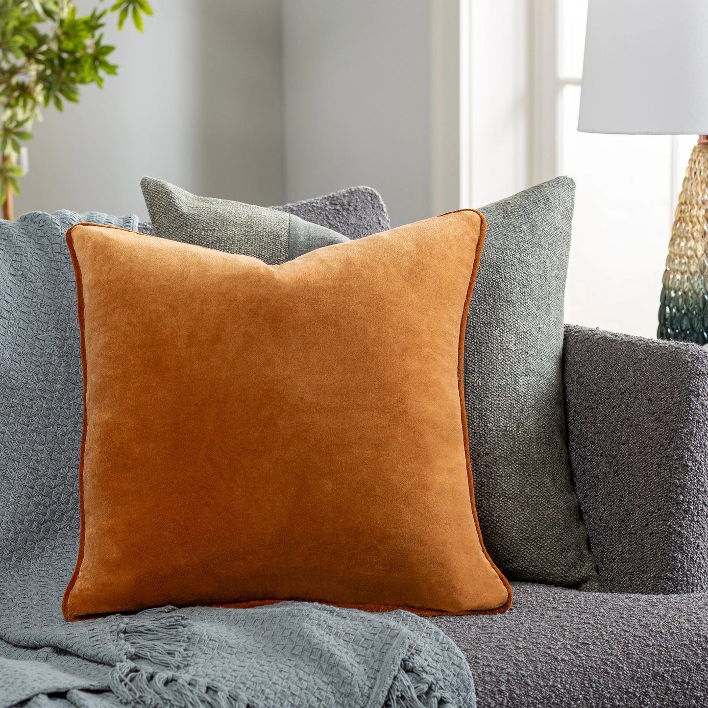 016 S-346696,S-346697,SI-1864337,SI-1864338,SI-1864339,SI-1864340 | Lifestyle | Safflower Pillow - 6277 by Surya. Made from unique in a modern style.