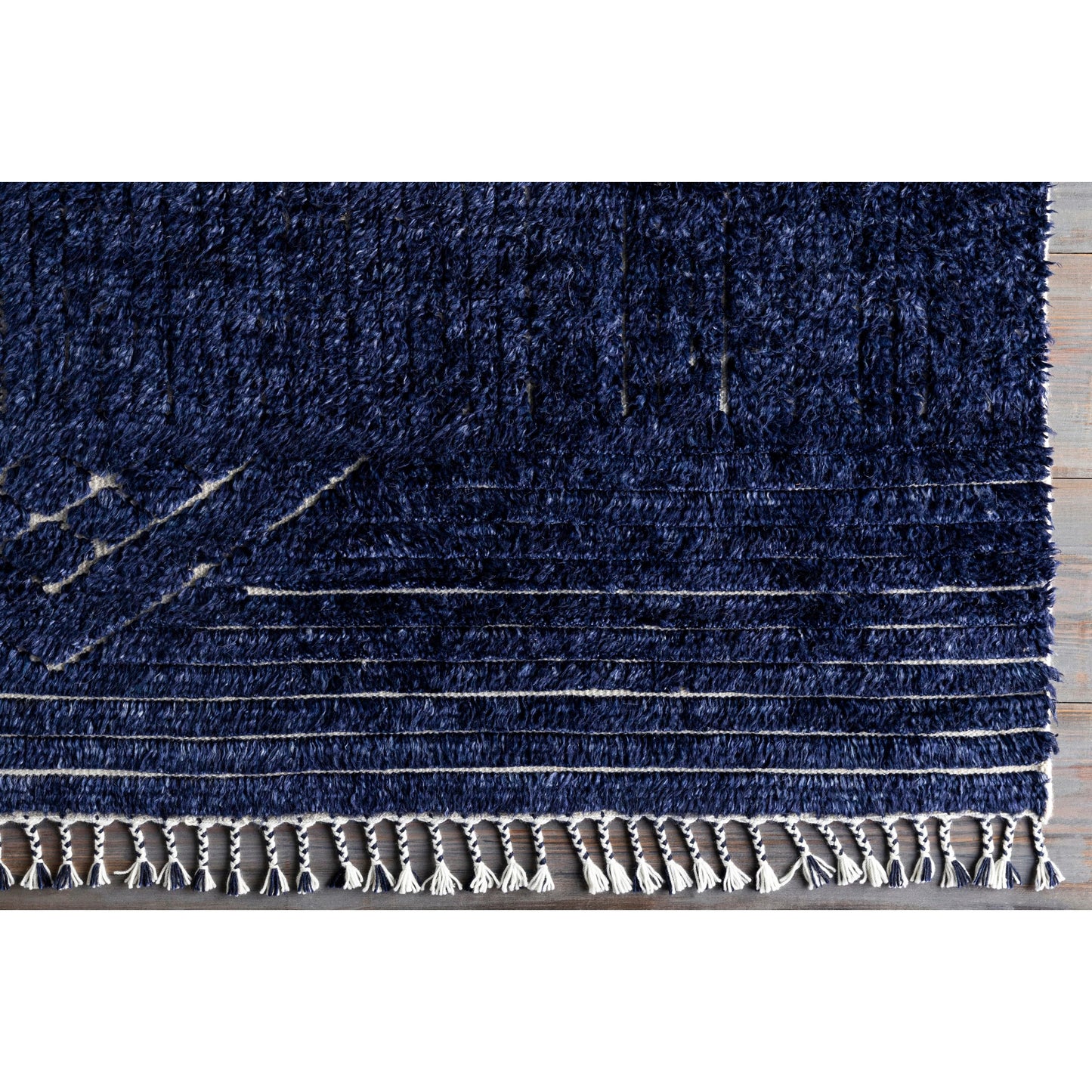 004 SR-882803,SR-882805,SR-882806,SR-882807 | Closeup | Sahara SAH-2303 Rug by Surya in cream, navy. Made from 100% wool in a unique style.