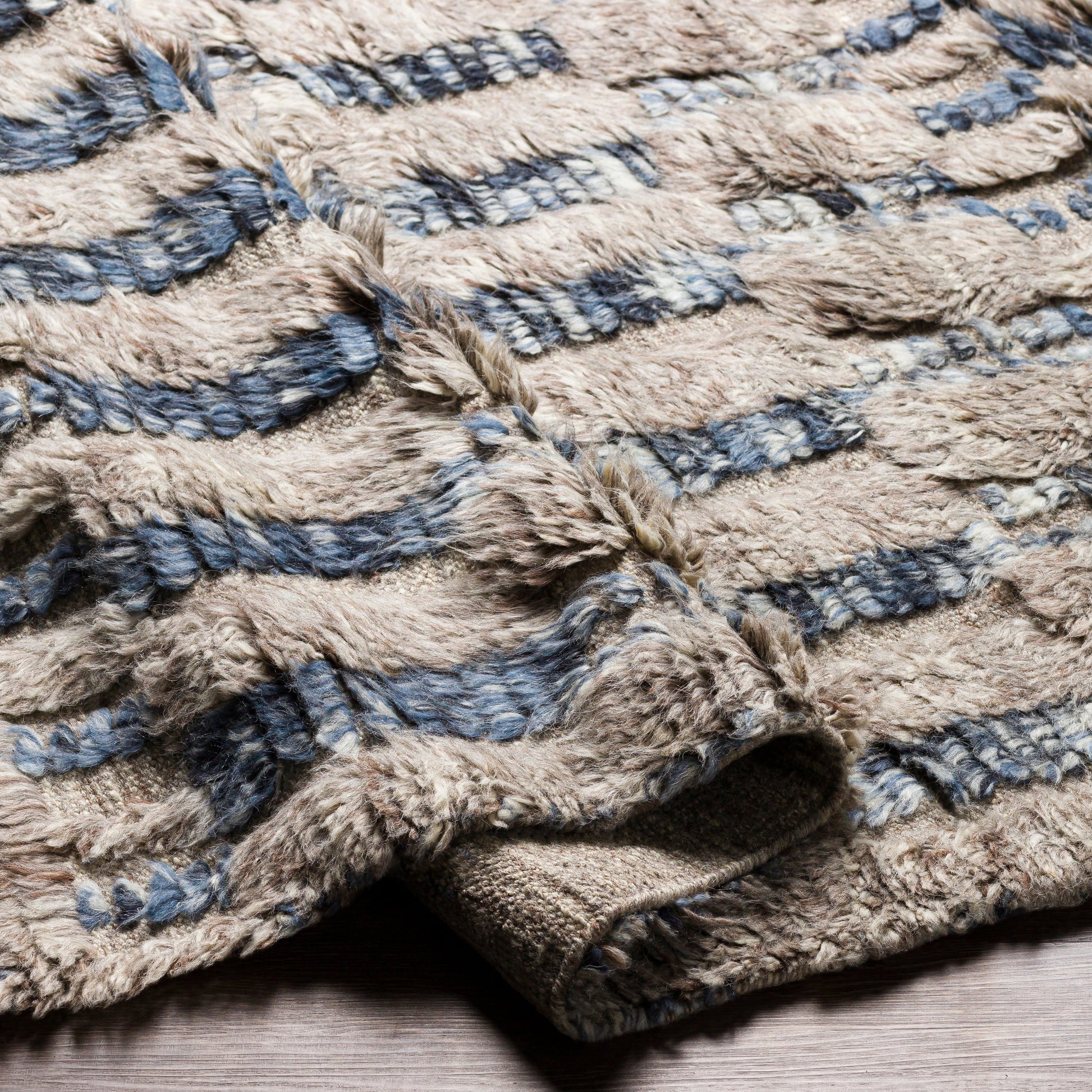 Sahara SAH-2308 Rug by Surya in gray, cream, charcoal, dark brown, navy, blue. Made from 100% wool in a unique style.