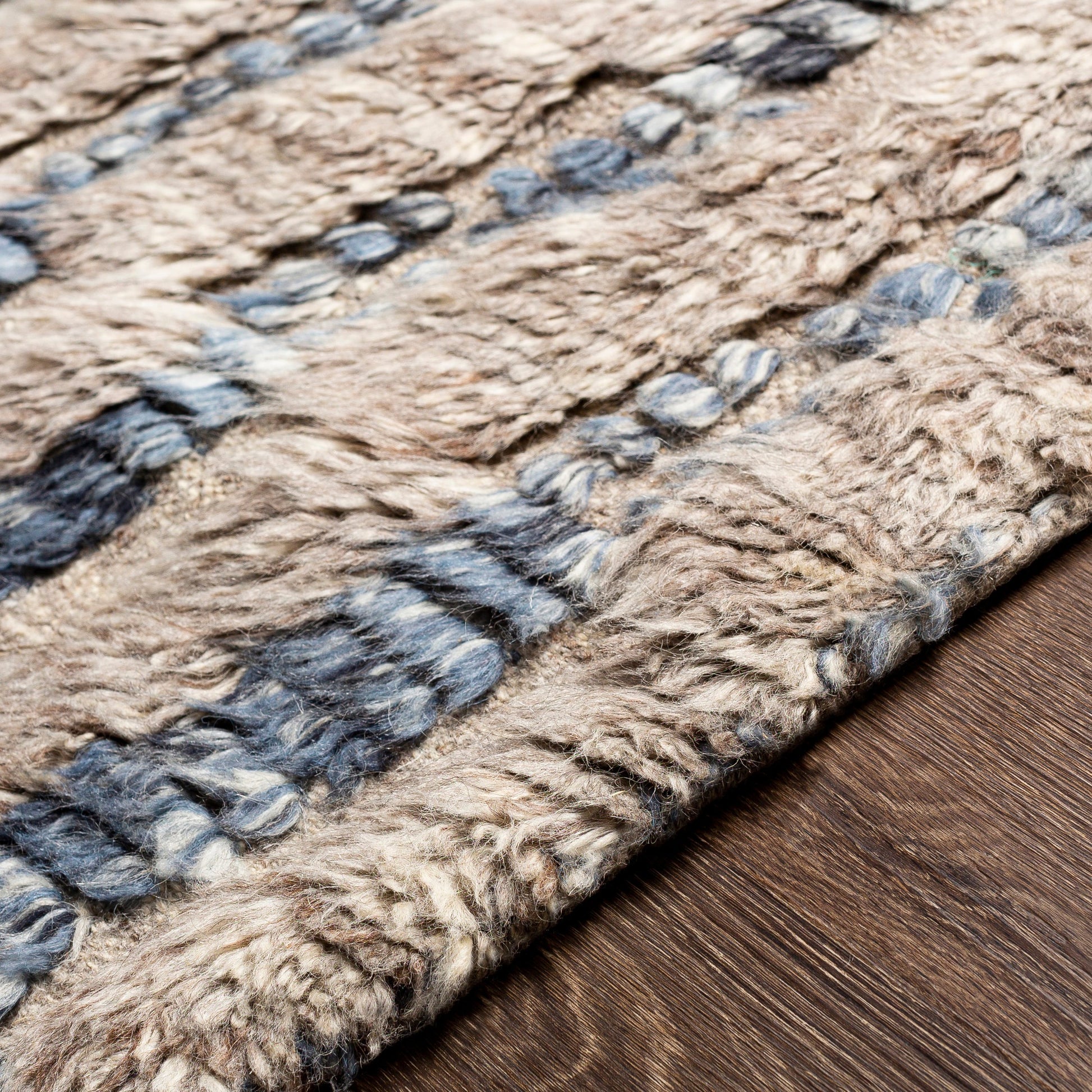 Sahara SAH-2308 Rug by Surya in gray, cream, charcoal, dark brown, navy, blue. Made from 100% wool in a unique style.
