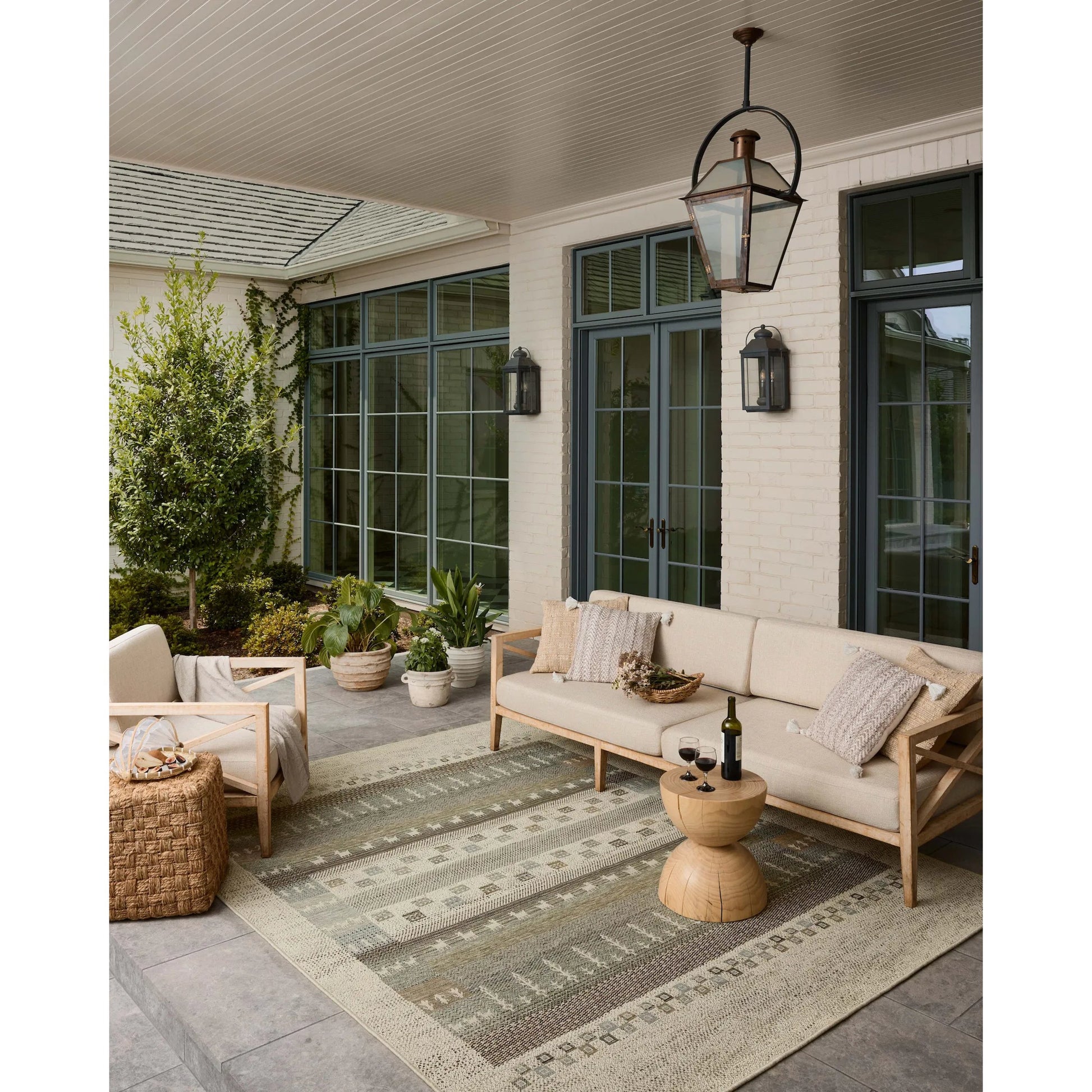 Saylor SAY-05 Indoor/Outdoor Rug by Loloi in ivory, earth. Made from 100% polypropylene in a unique style.