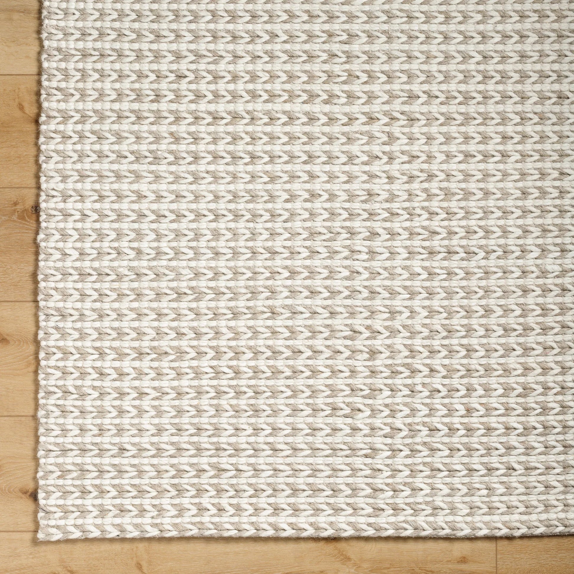 Sundance Rug - 33583 by Livabliss. Made from main: 65% wool, main: 35% polyester in a unique style.