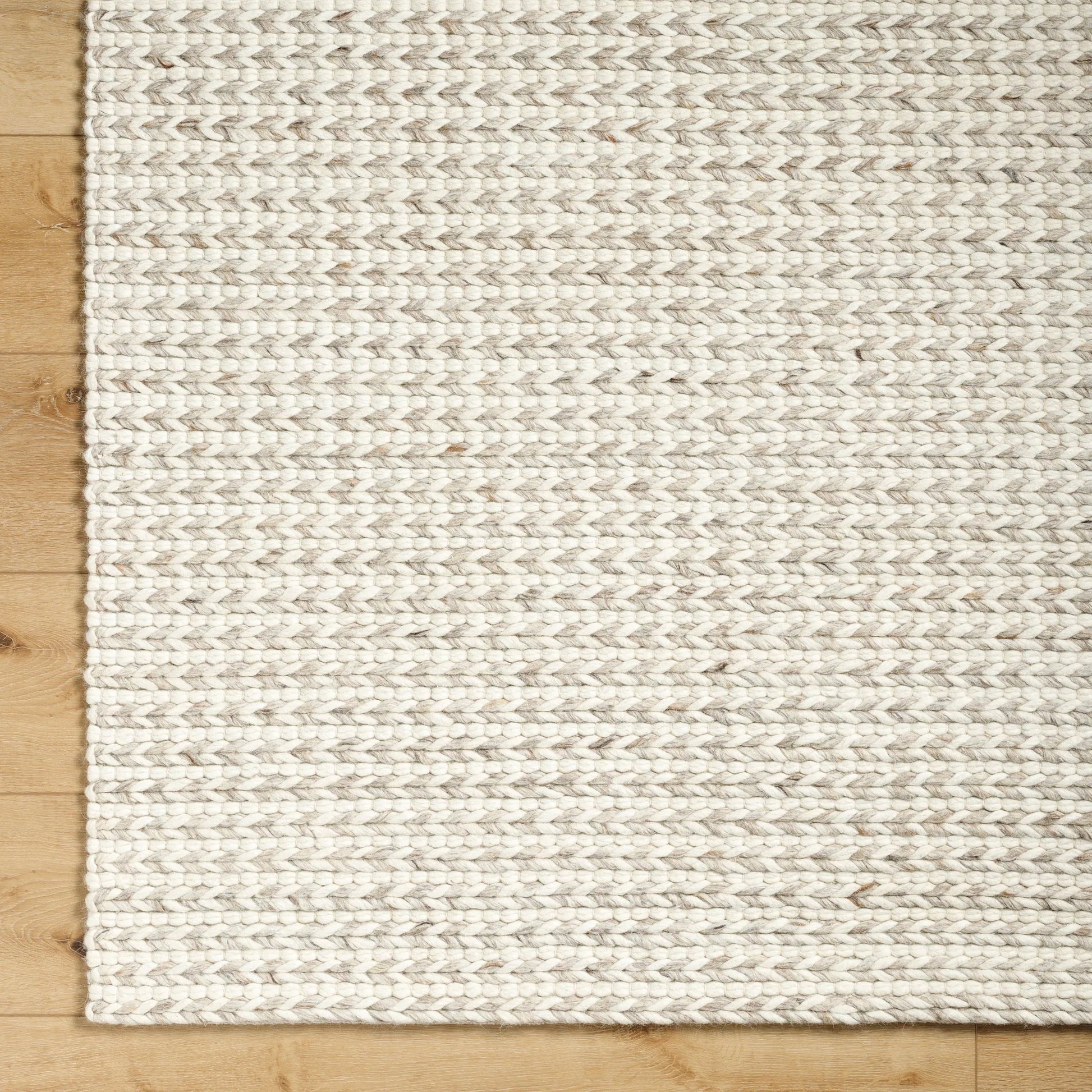 Sundance Rug - 33583 by Livabliss. Made from main: 65% wool, main: 35% polyester in a unique style.