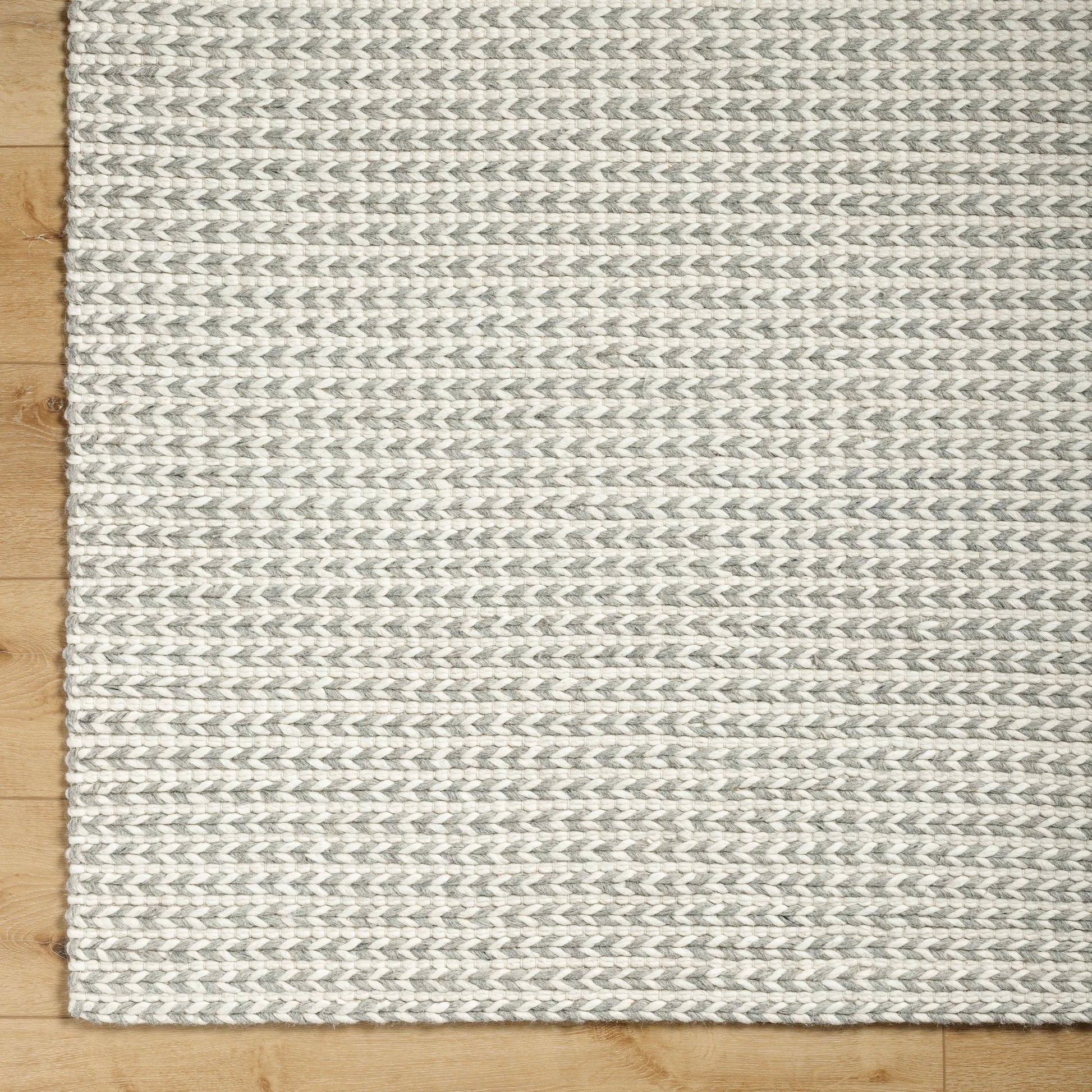 Sundance Rug - 33583 by Livabliss. Made from main: 65% wool, main: 35% polyester in a unique style.