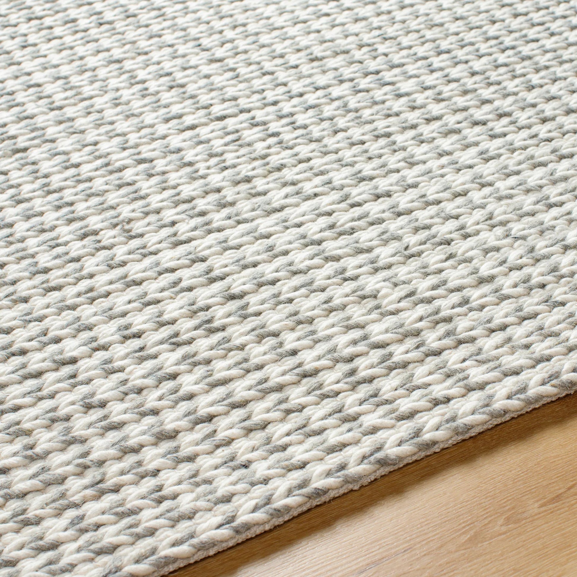 Sundance Rug - 33583 by Livabliss. Made from main: 65% wool, main: 35% polyester in a unique style.