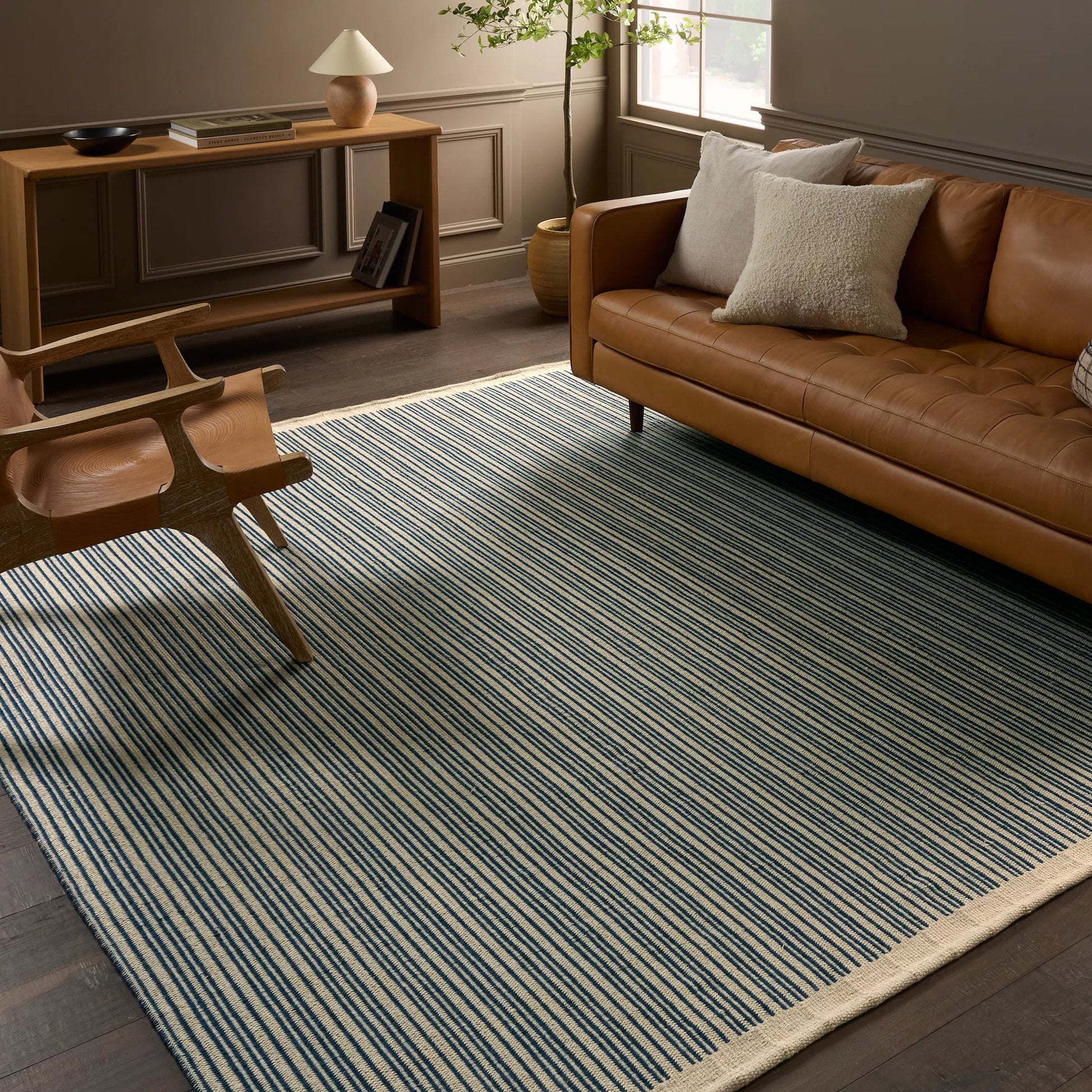 Sacdecer SDR03 Indoor/Outdoor Rug by Jaipur Living in dark blue, cream. Made from 100% pet yarn in a unique style.